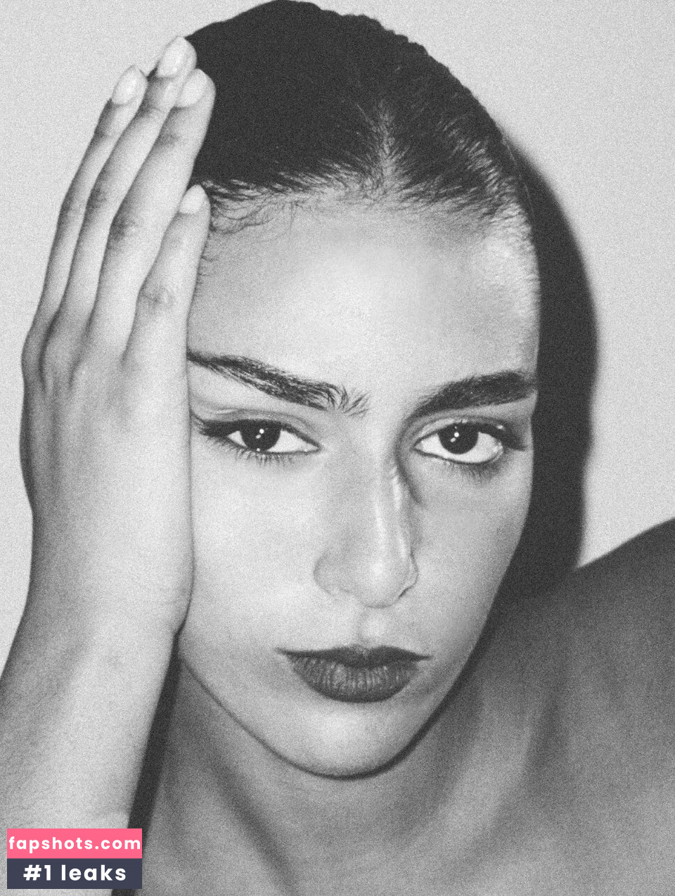 Nora Attal gallery photo #2