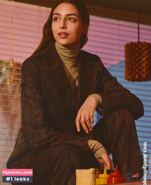 Nora Attal gallery photo #12