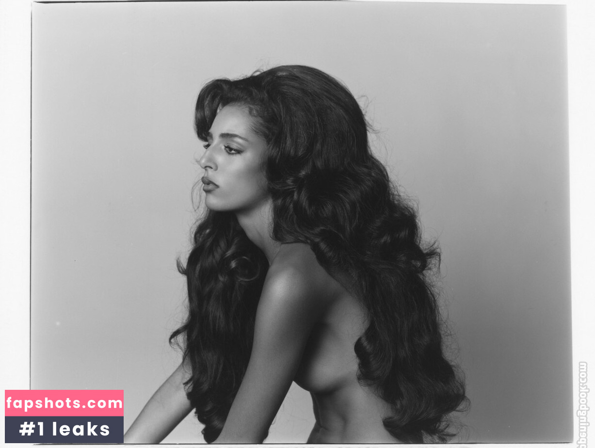 Nora Attal gallery photo #22