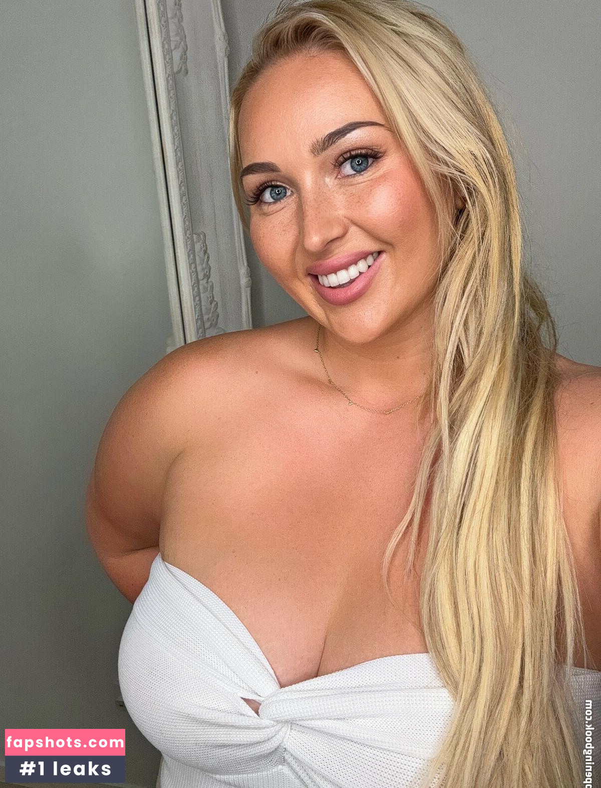 Nora Davis gallery photo #37