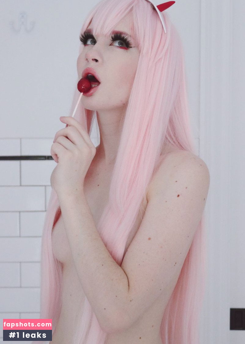 Nora Fawn gallery photo #2771
