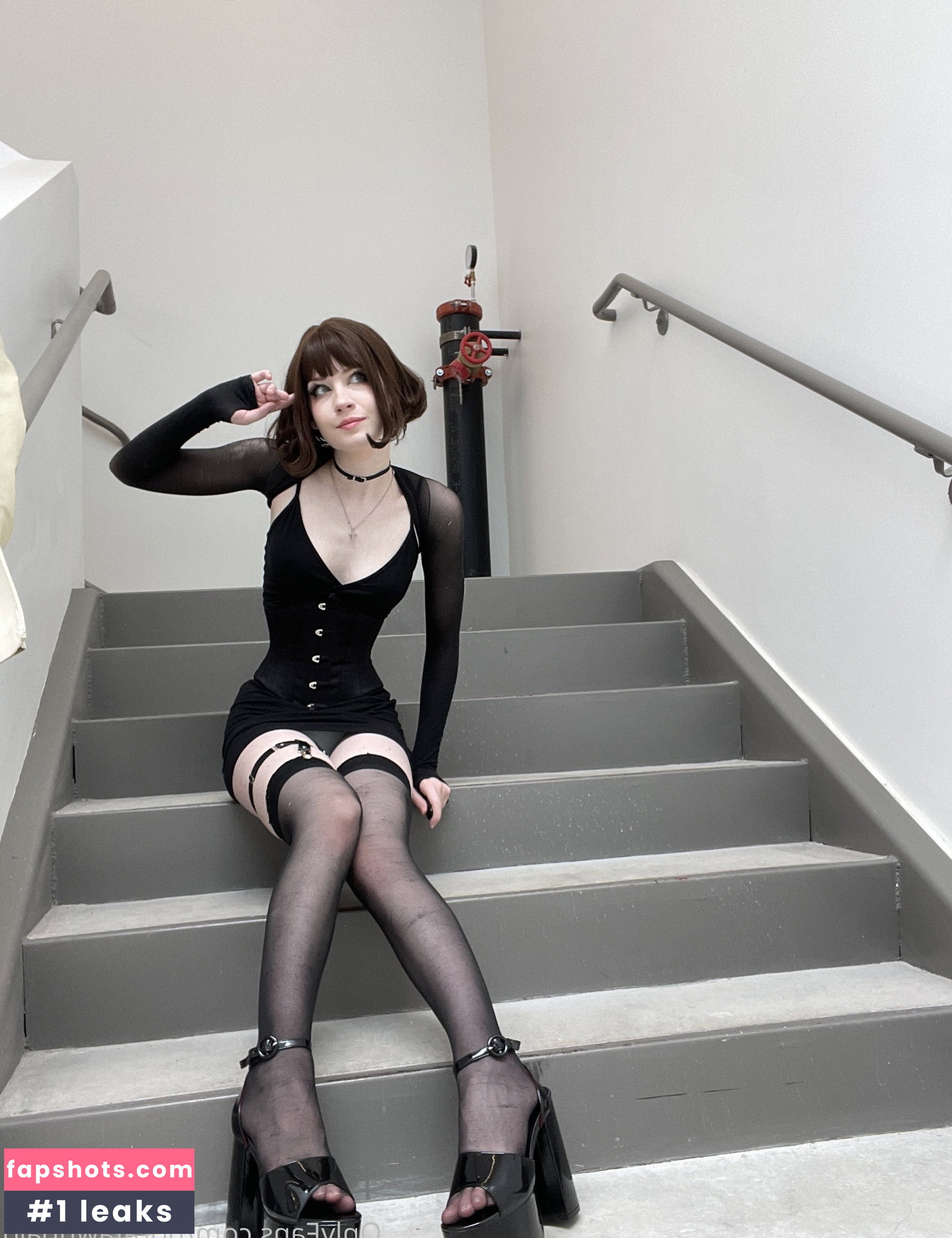 Nora Fawn gallery photo #1493