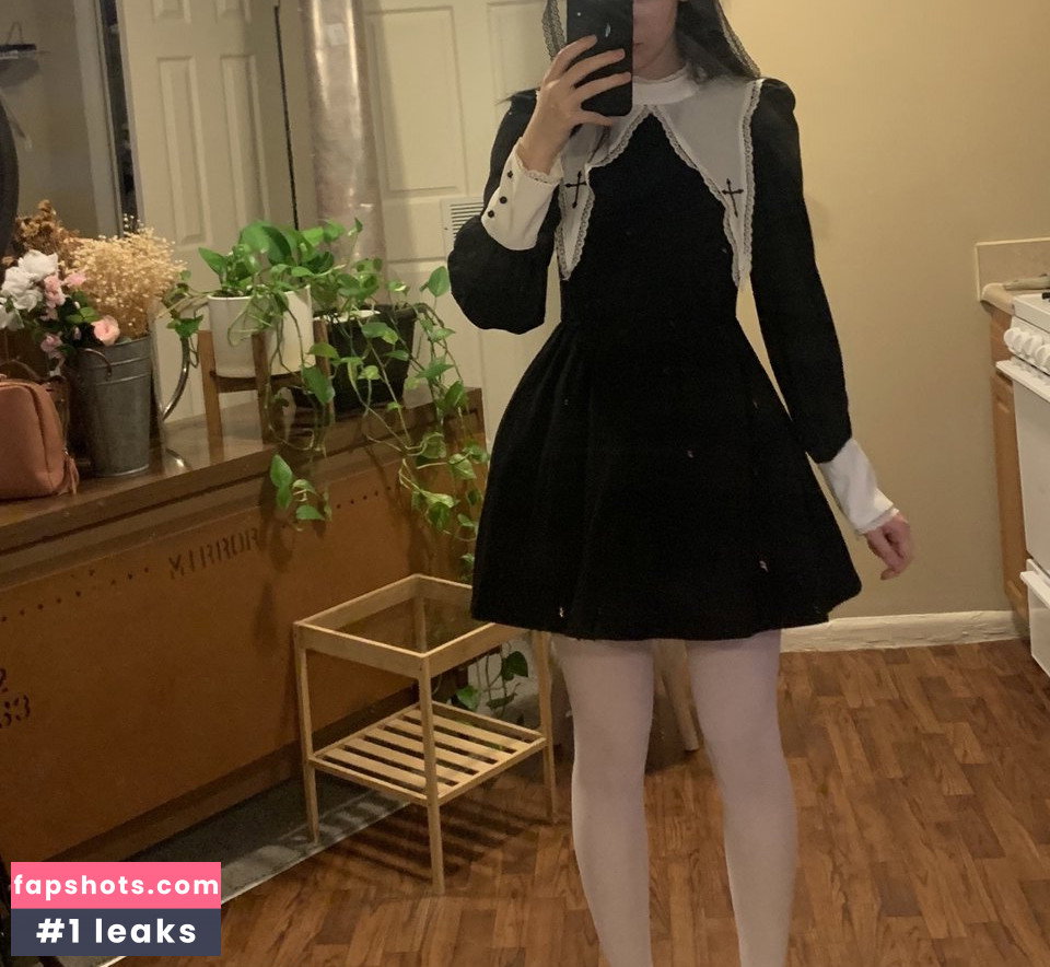 Nora Fawn gallery photo #801