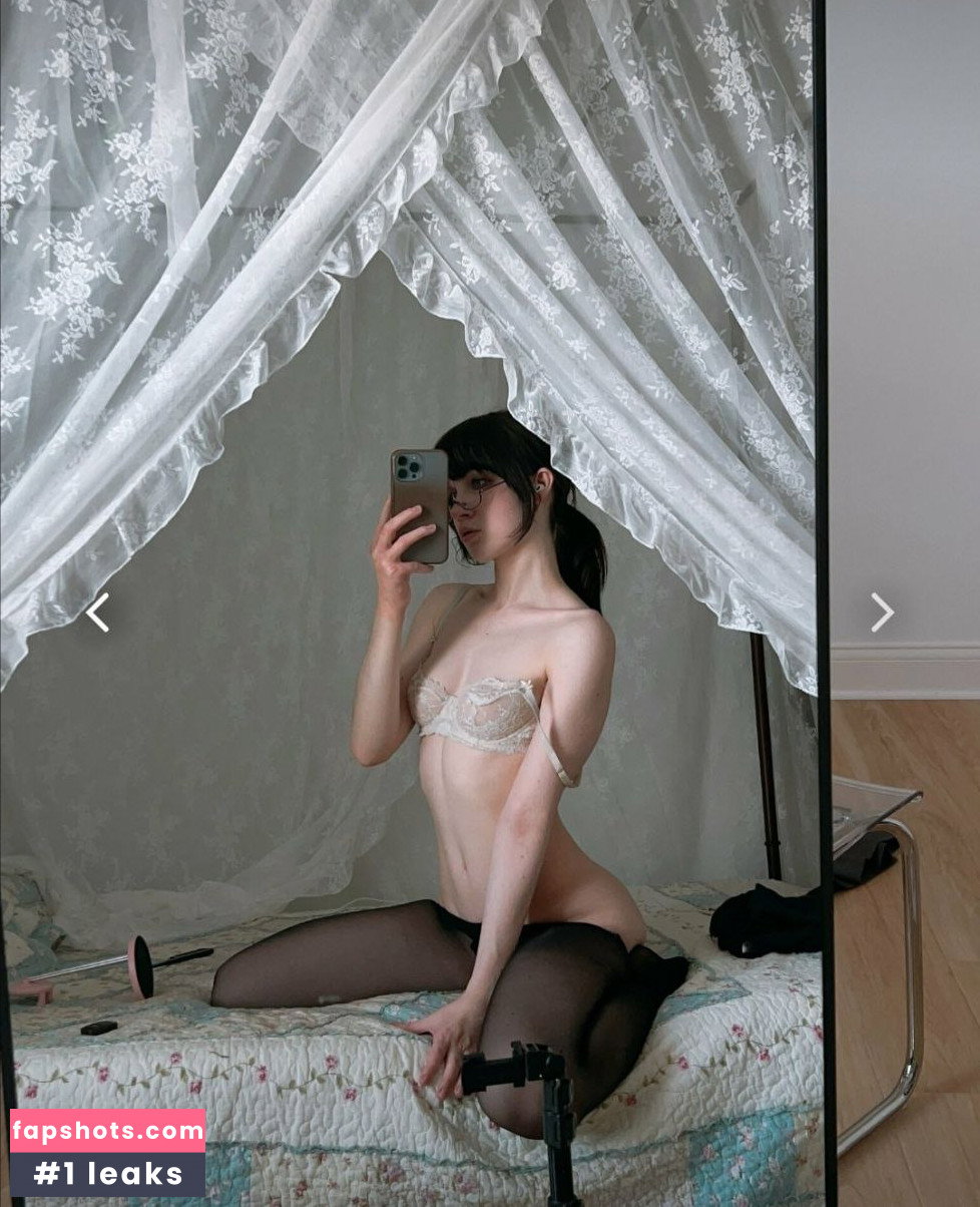 Nora Fawn gallery photo #943