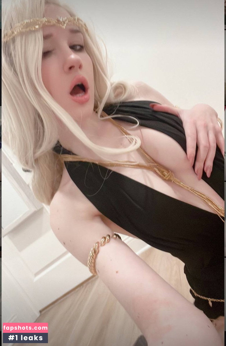 Nora Fawn gallery photo #1264