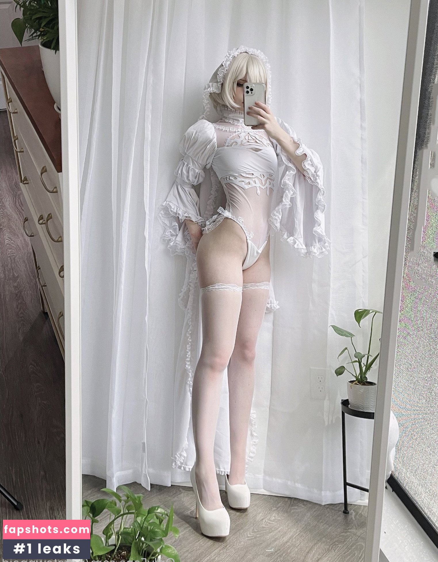 Nora Fawn gallery photo #1856