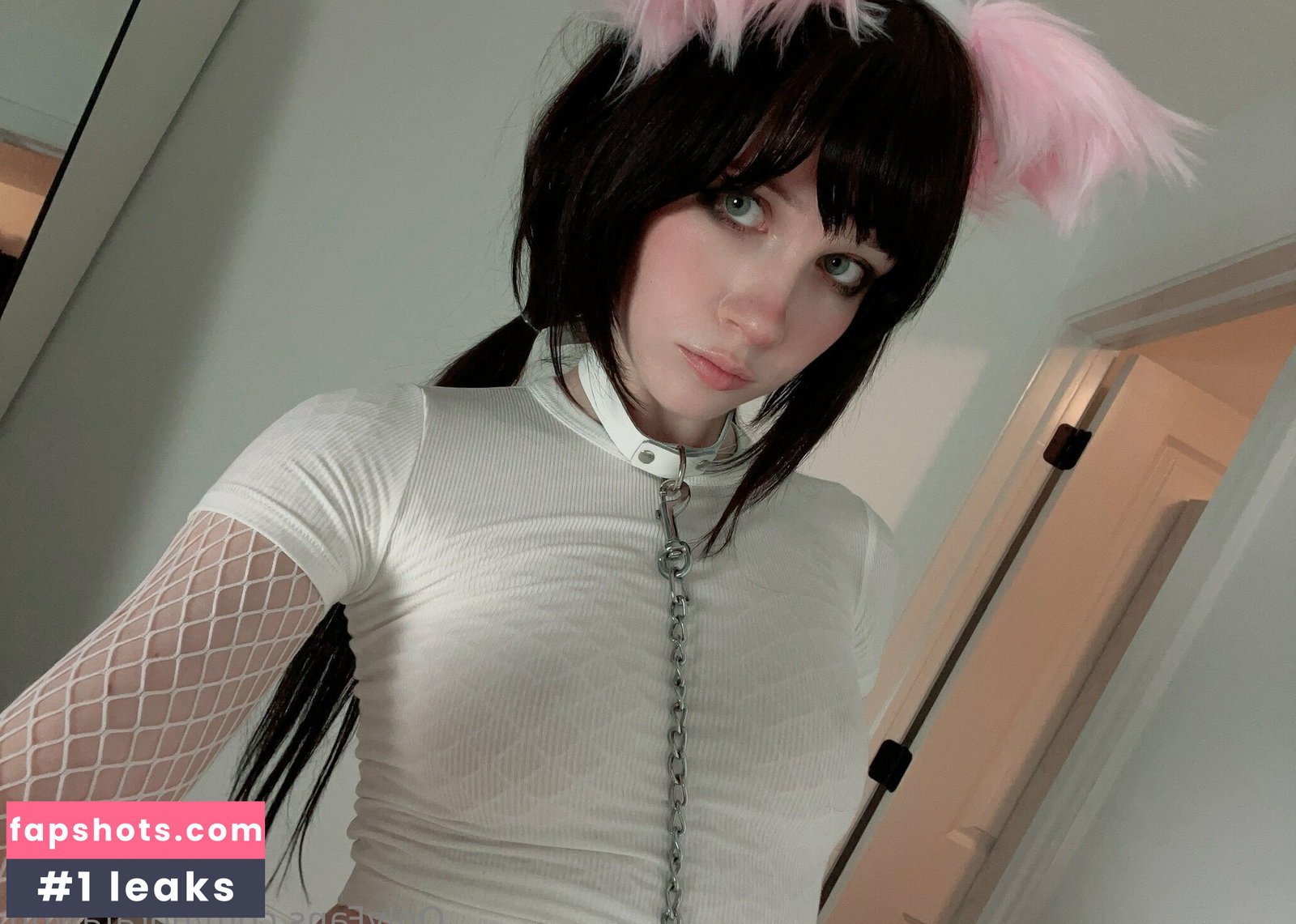 Nora Fawn gallery photo #2469