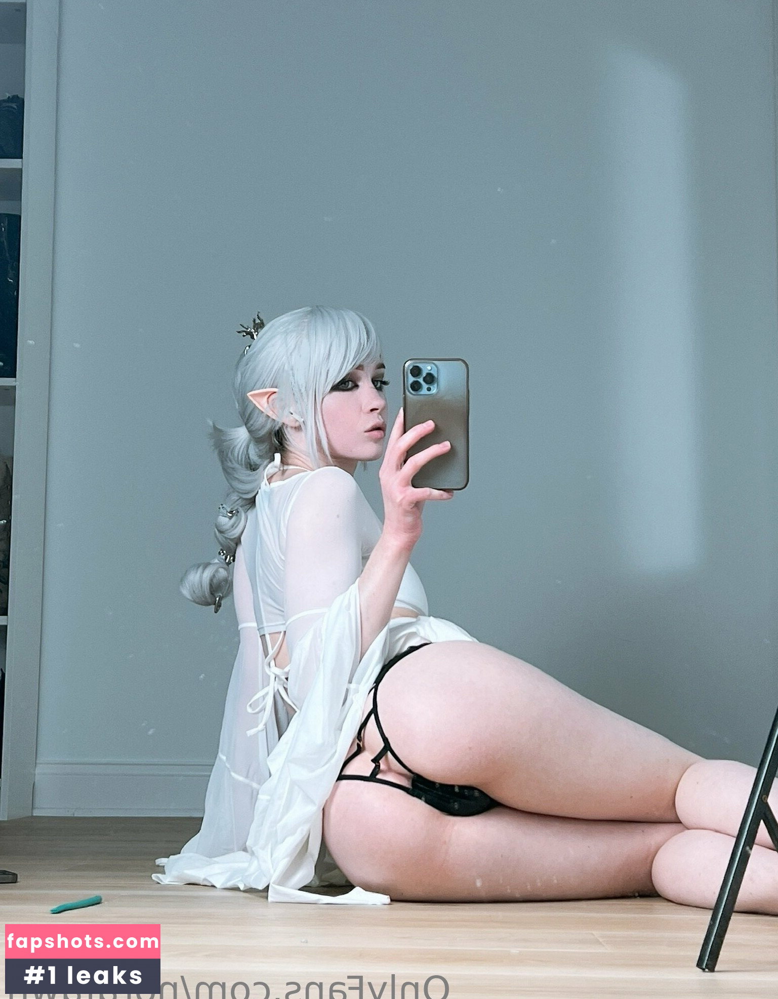 Nora Fawn gallery photo #2260