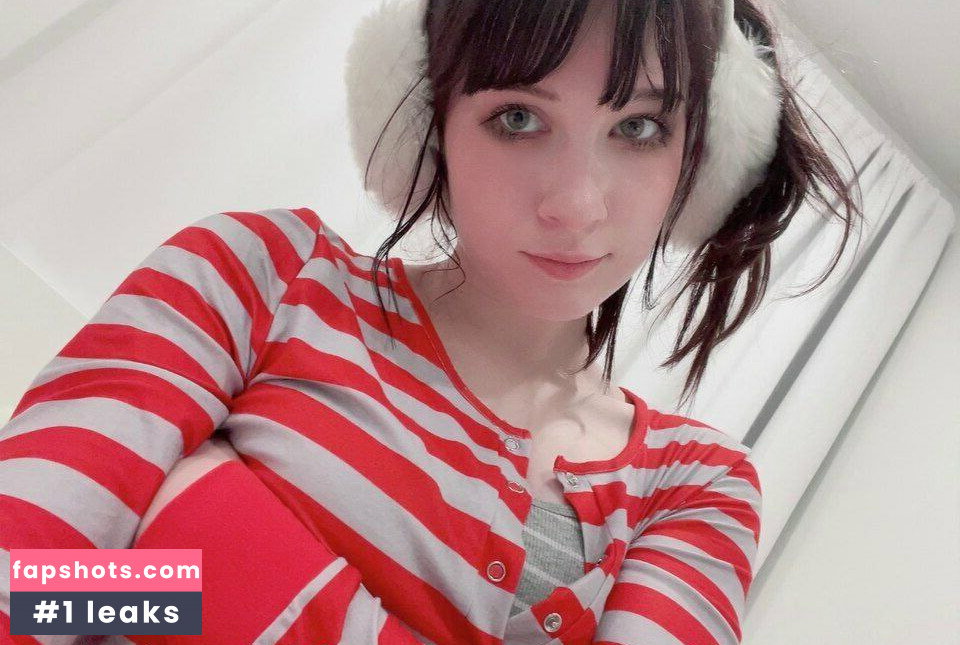Nora Fawn gallery photo #3236