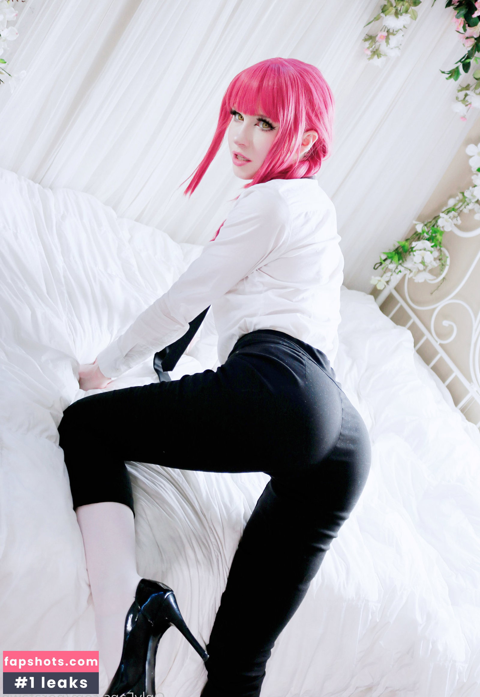 Nora Fawn gallery photo #2029