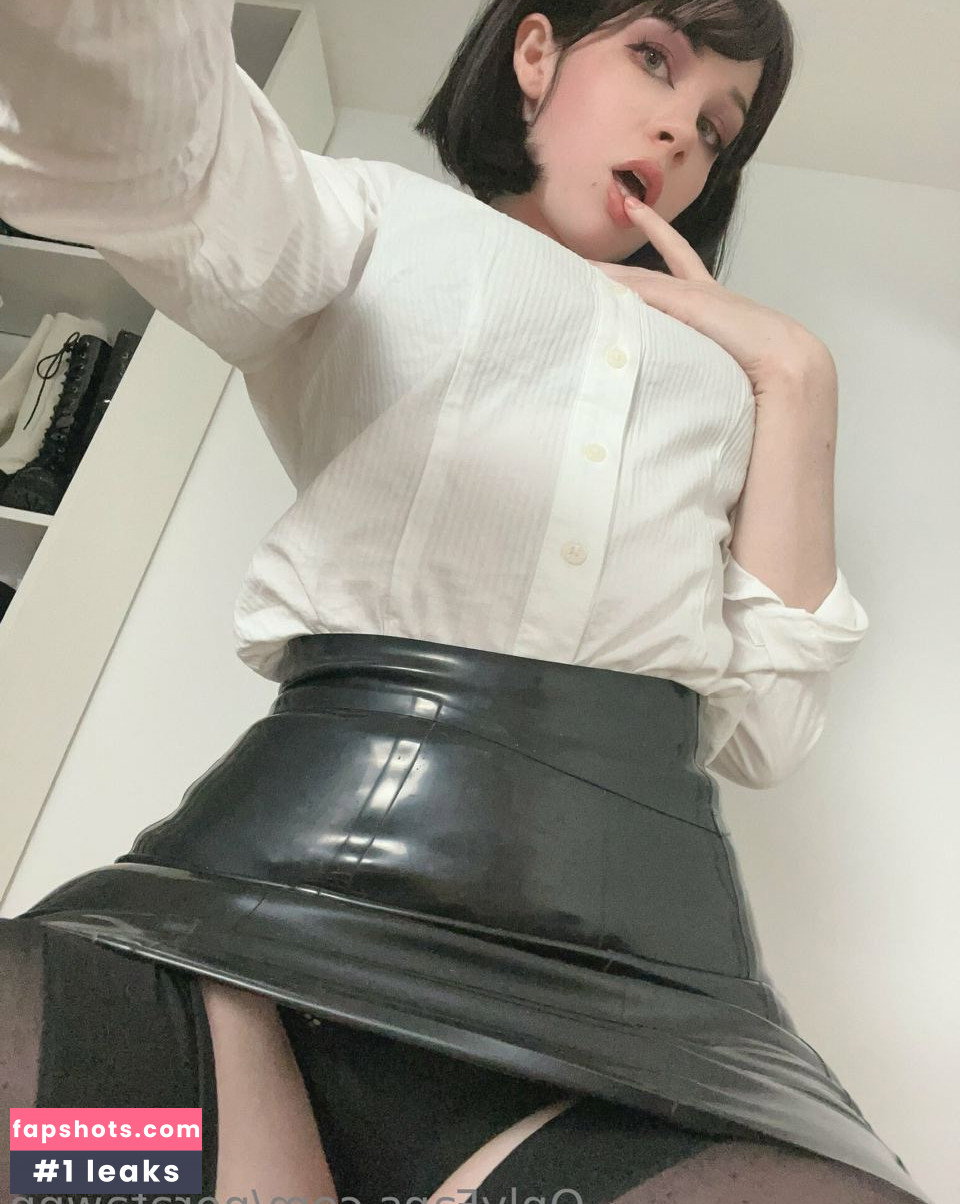 Nora Fawn gallery photo #1737