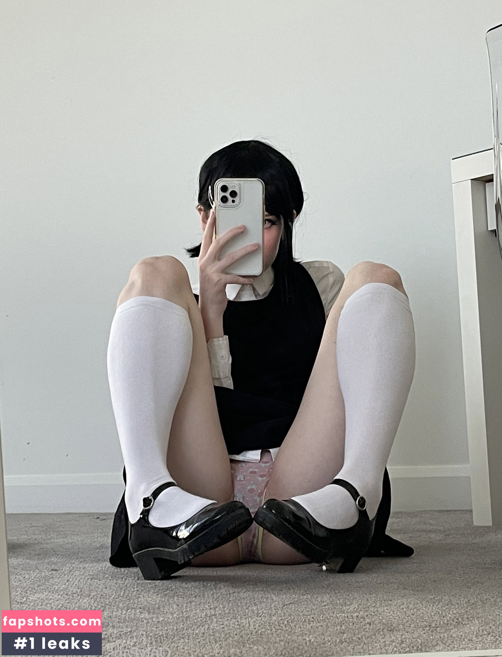 Nora Fawn gallery photo #1001