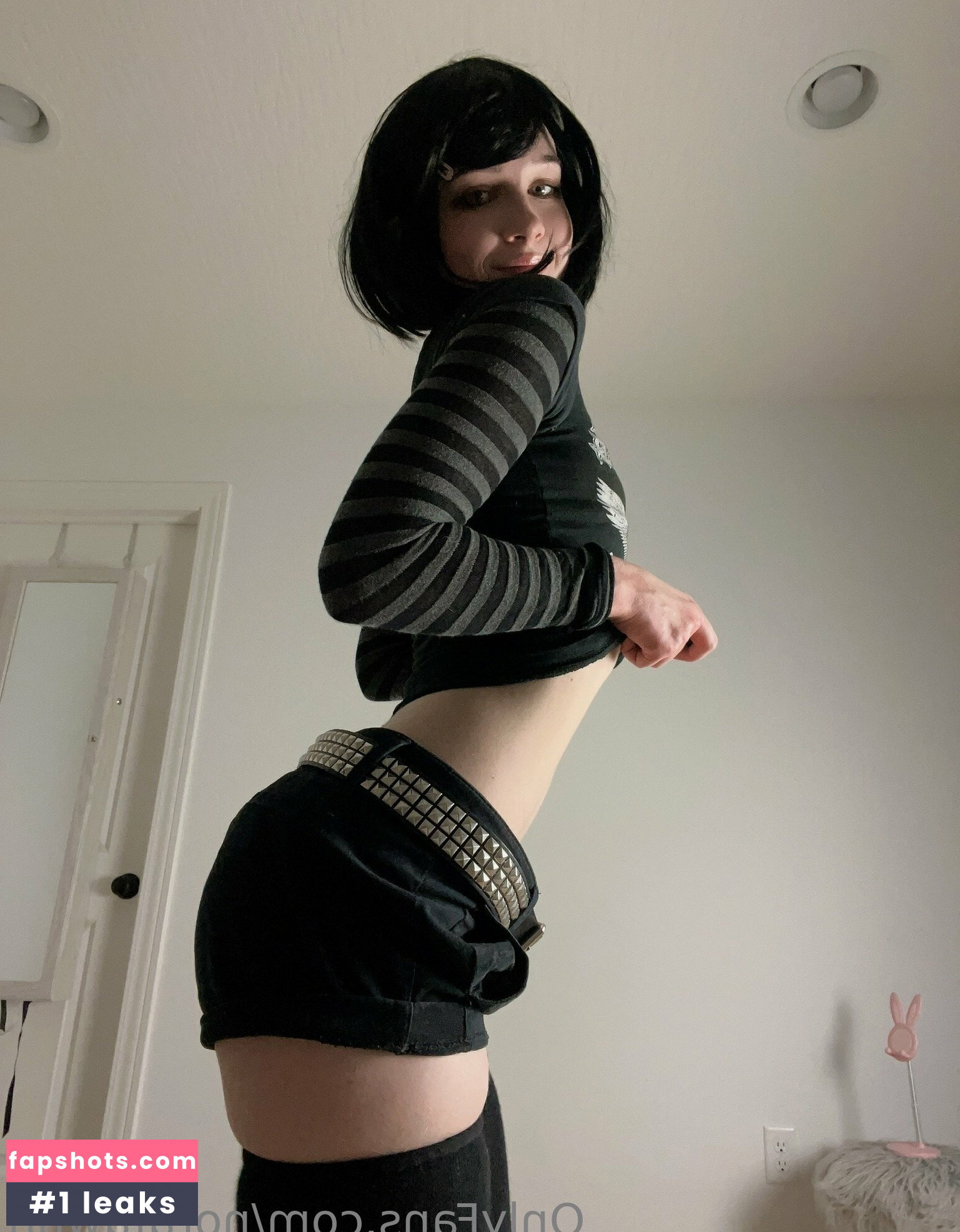 Nora Fawn gallery photo #899