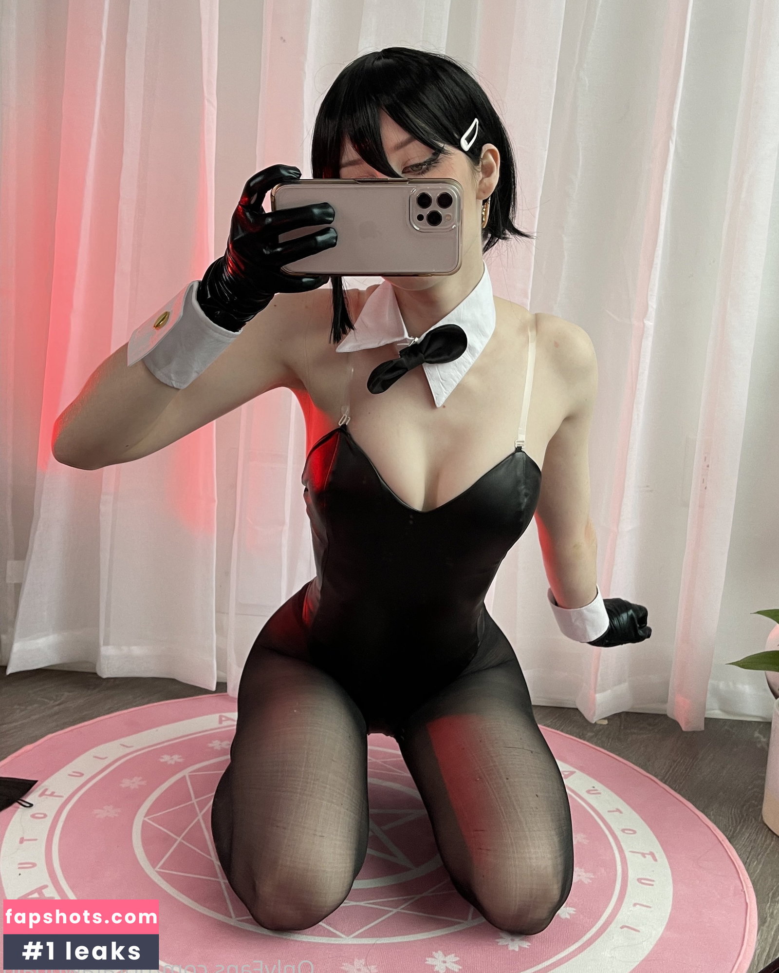 Nora Fawn gallery photo #25
