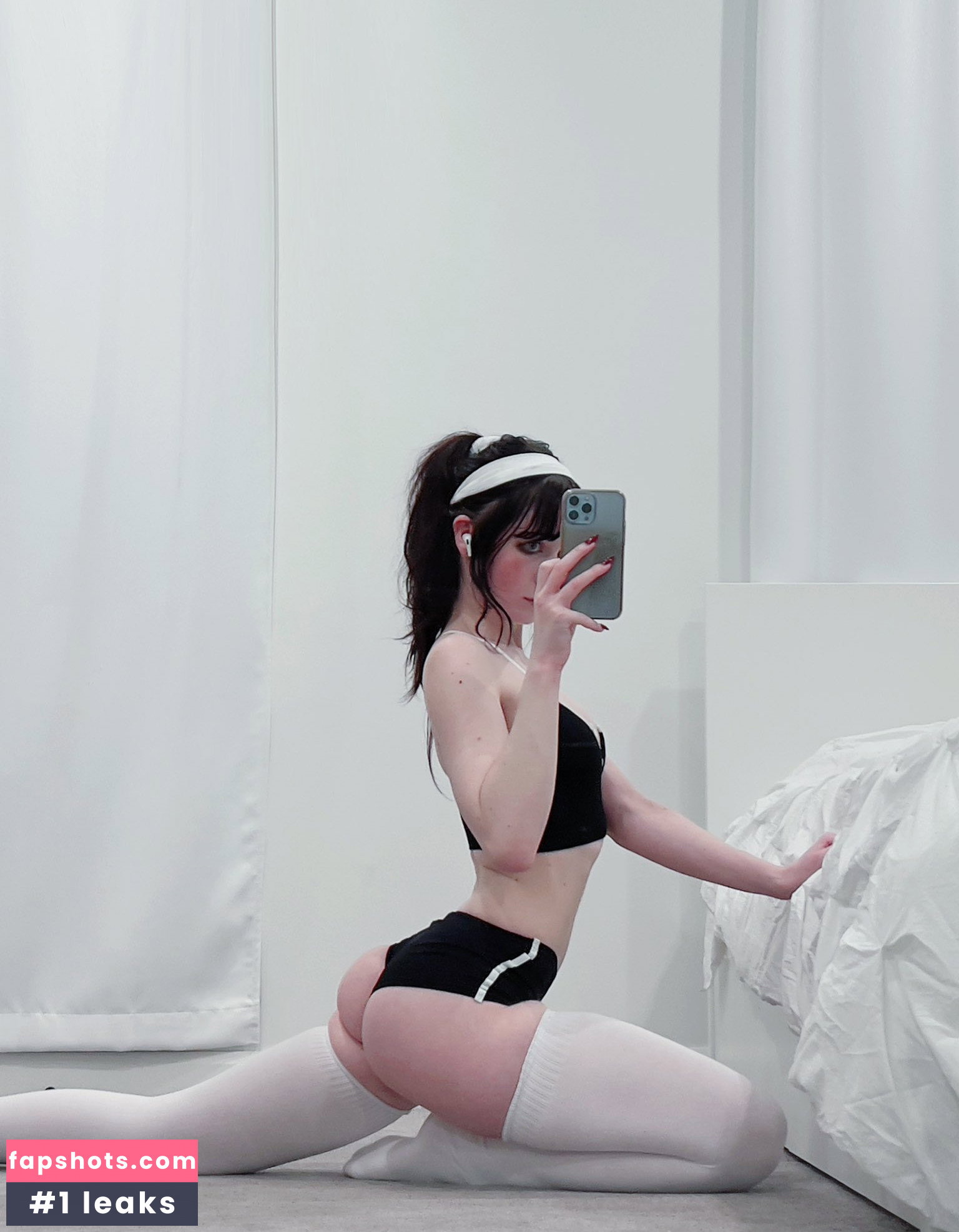 Nora Fawn gallery photo #194