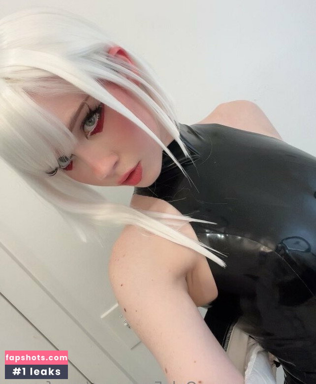 Nora Fawn gallery photo #2043