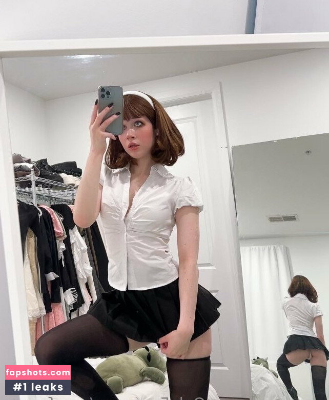 Nora Fawn gallery photo #1533