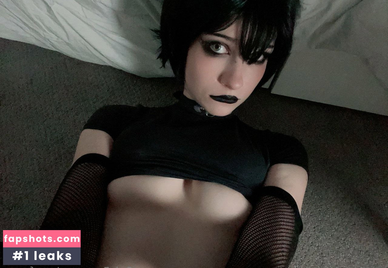 Nora Fawn gallery photo #838