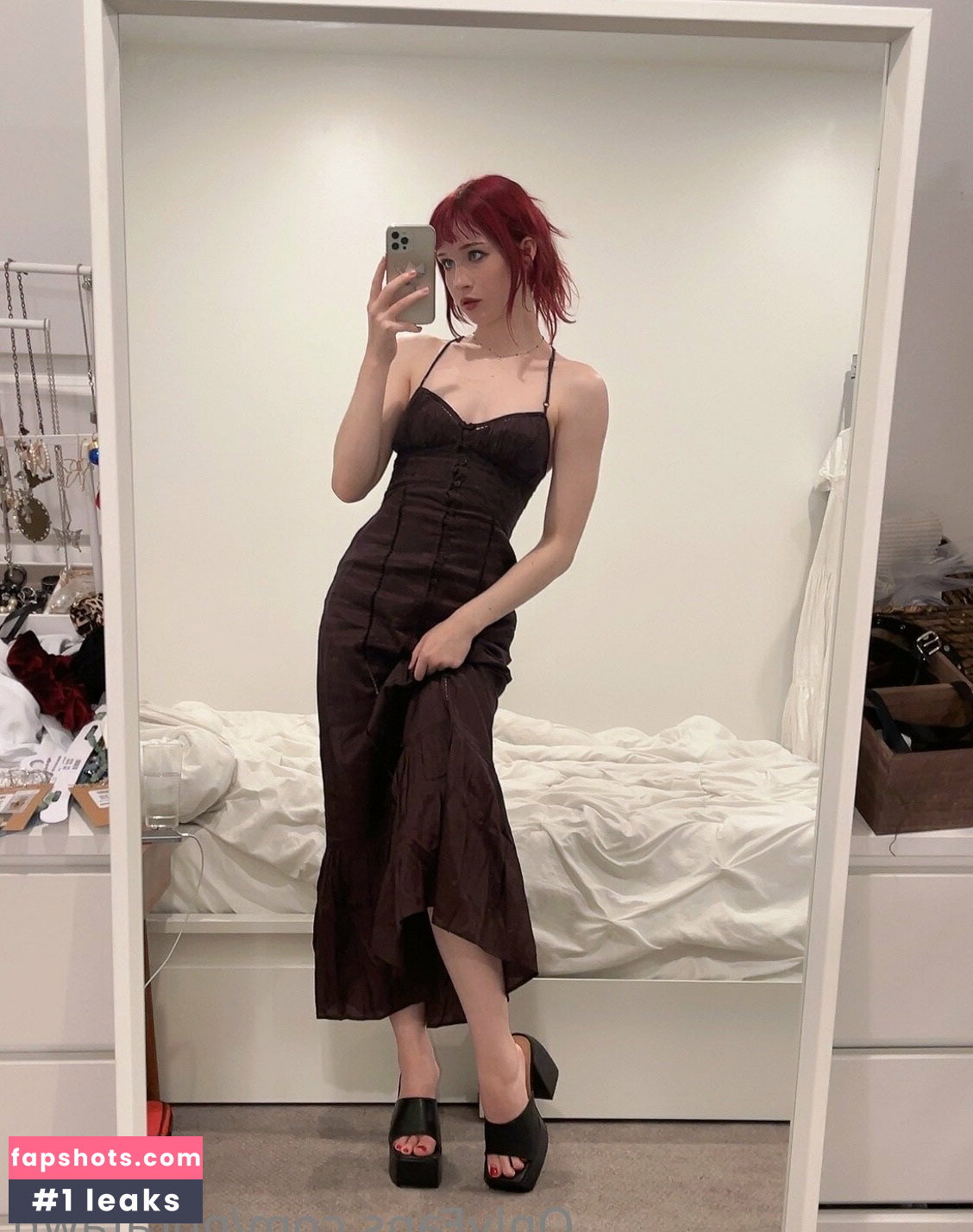Nora Fawn gallery photo #1253