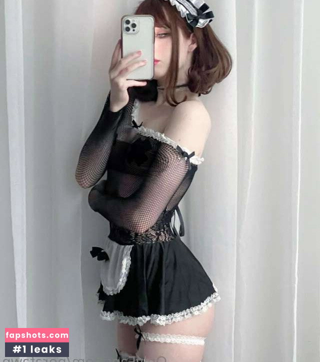 Nora Fawn gallery photo #1457