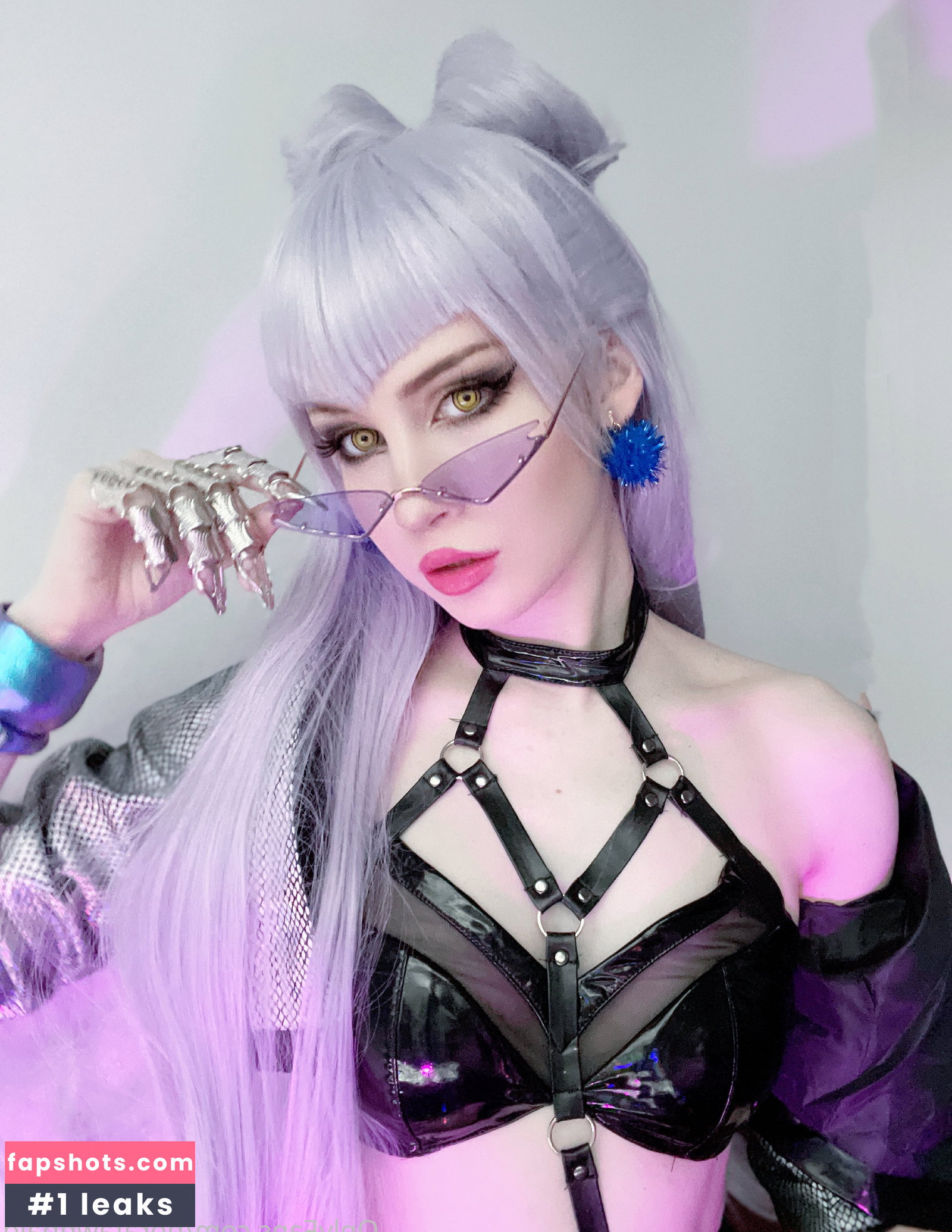 Nora Fawn gallery photo #2943