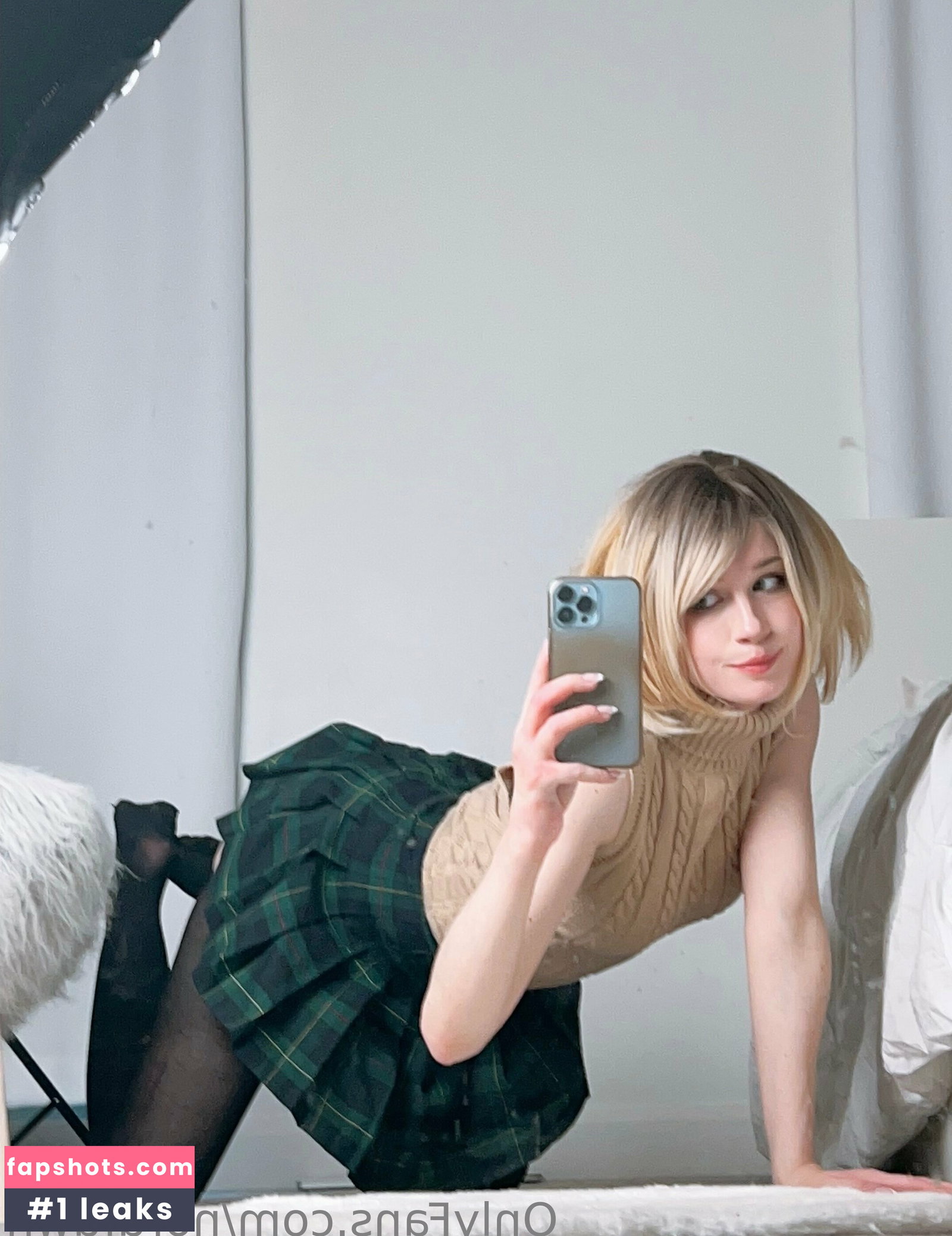Nora Fawn gallery photo #2357