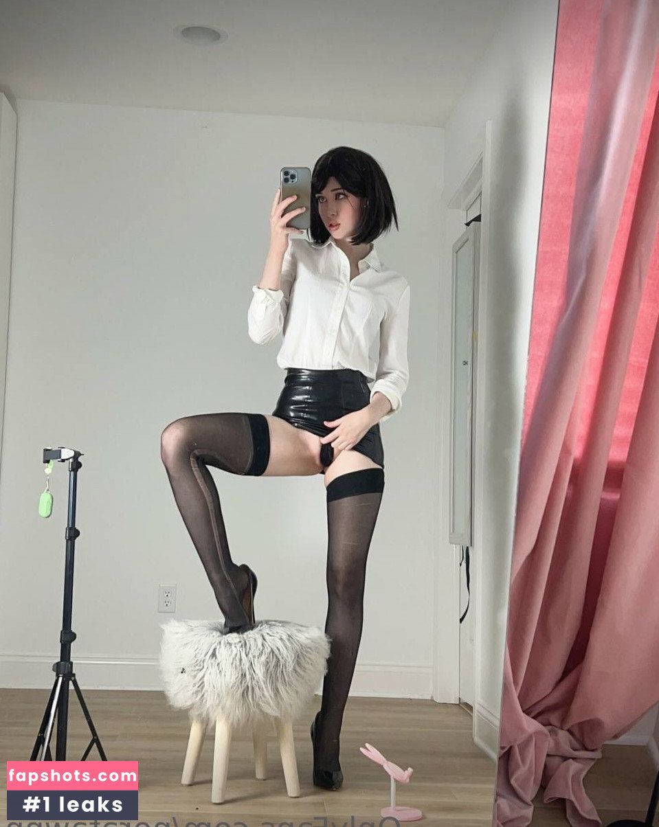 Nora Fawn gallery photo #1780