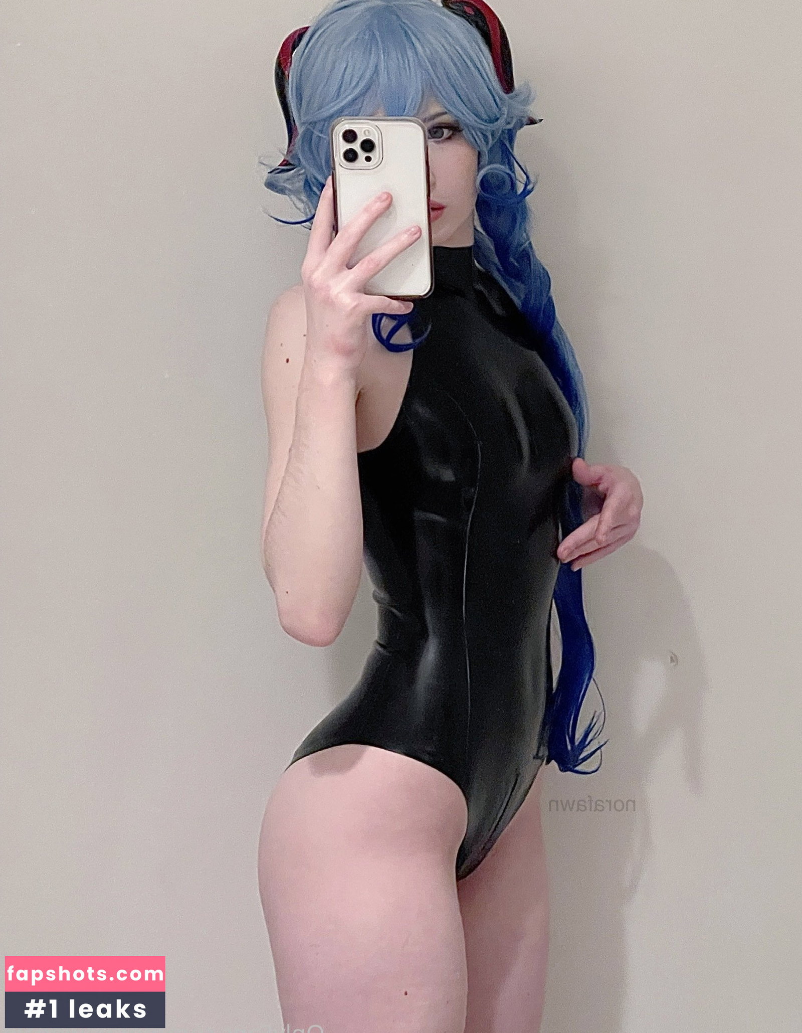 Nora Fawn gallery photo #2977