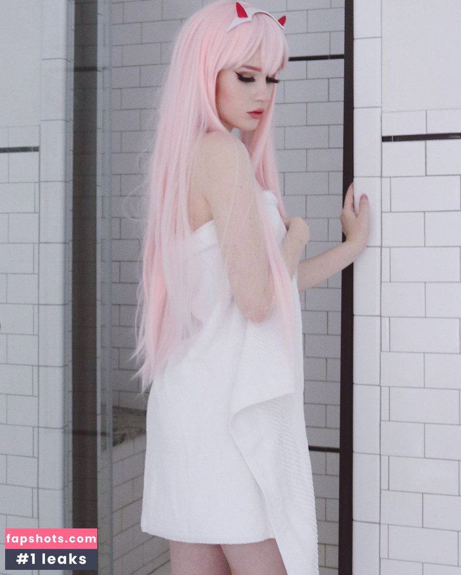Nora Fawn gallery photo #1343
