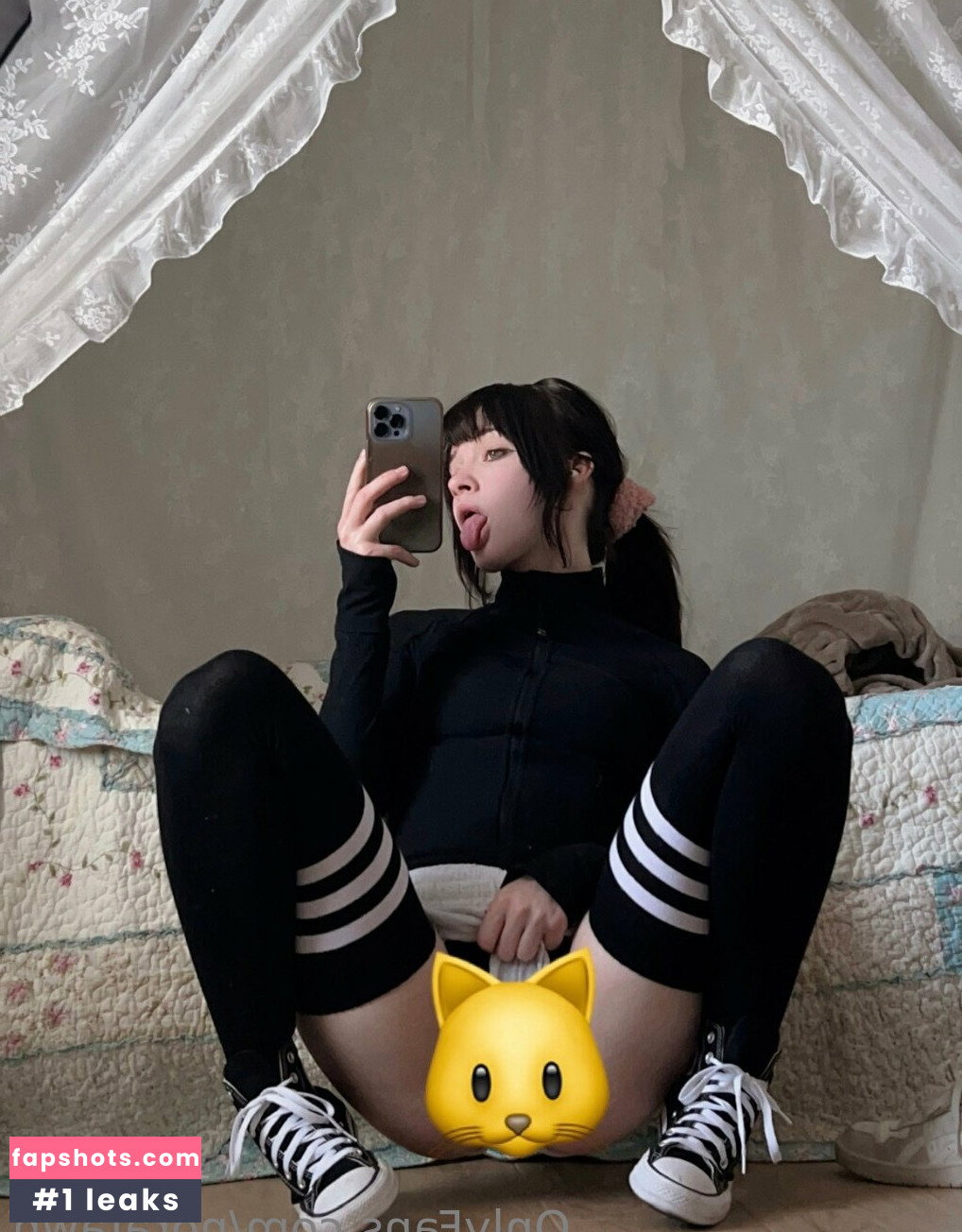 Nora Fawn gallery photo #435