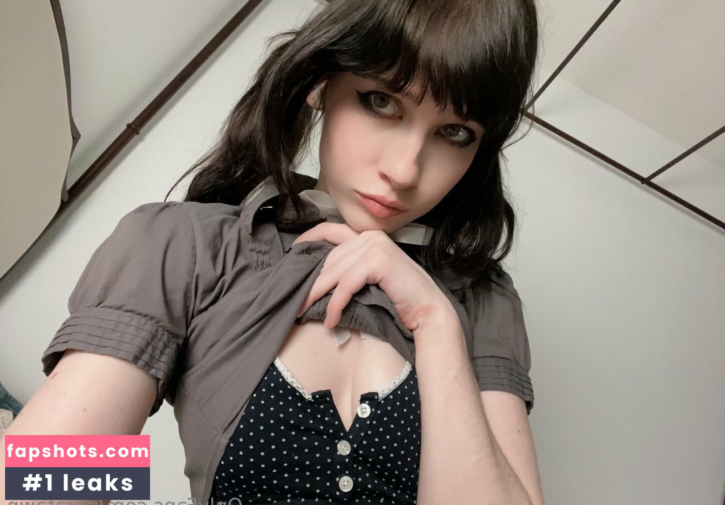 Nora Fawn gallery photo #1240
