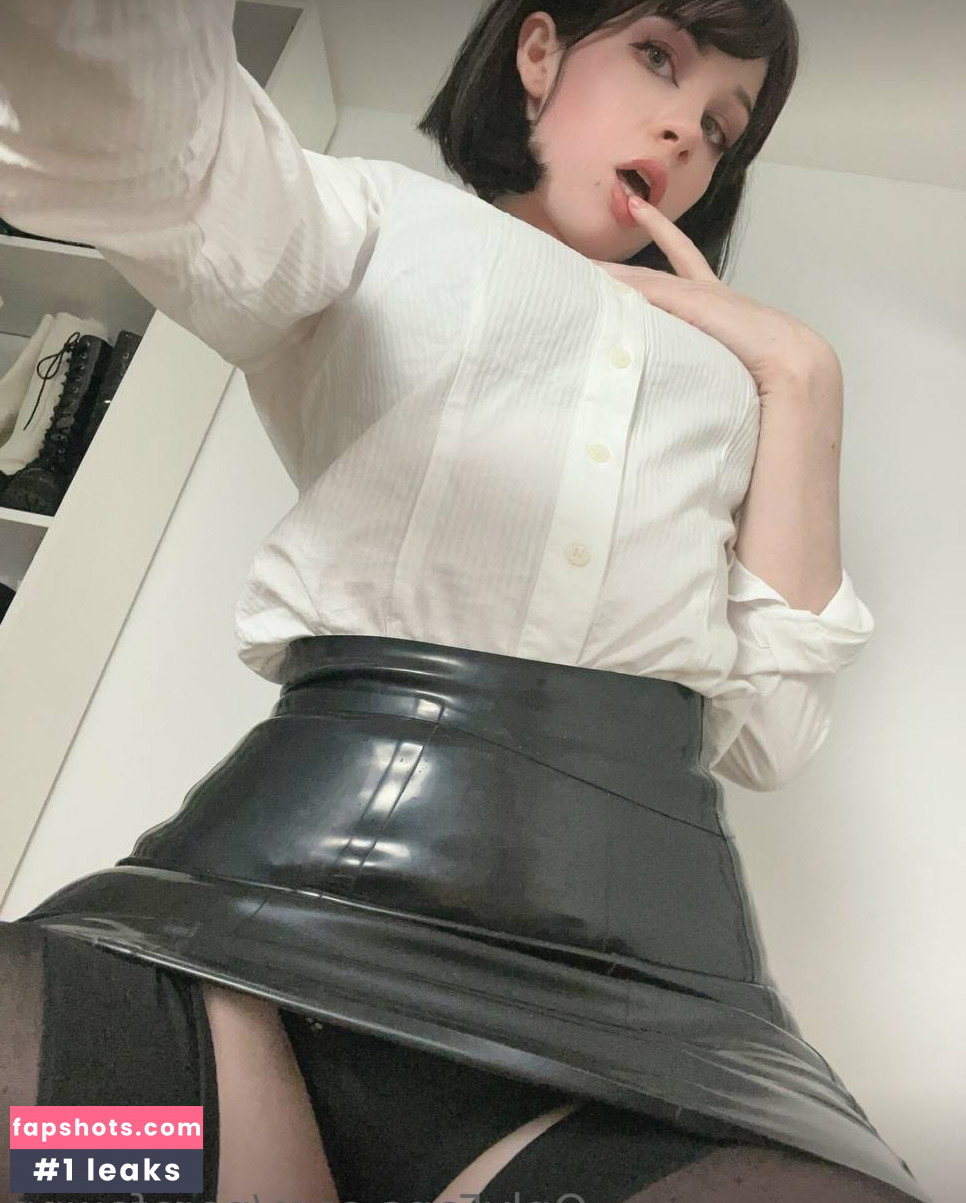 Nora Fawn gallery photo #866