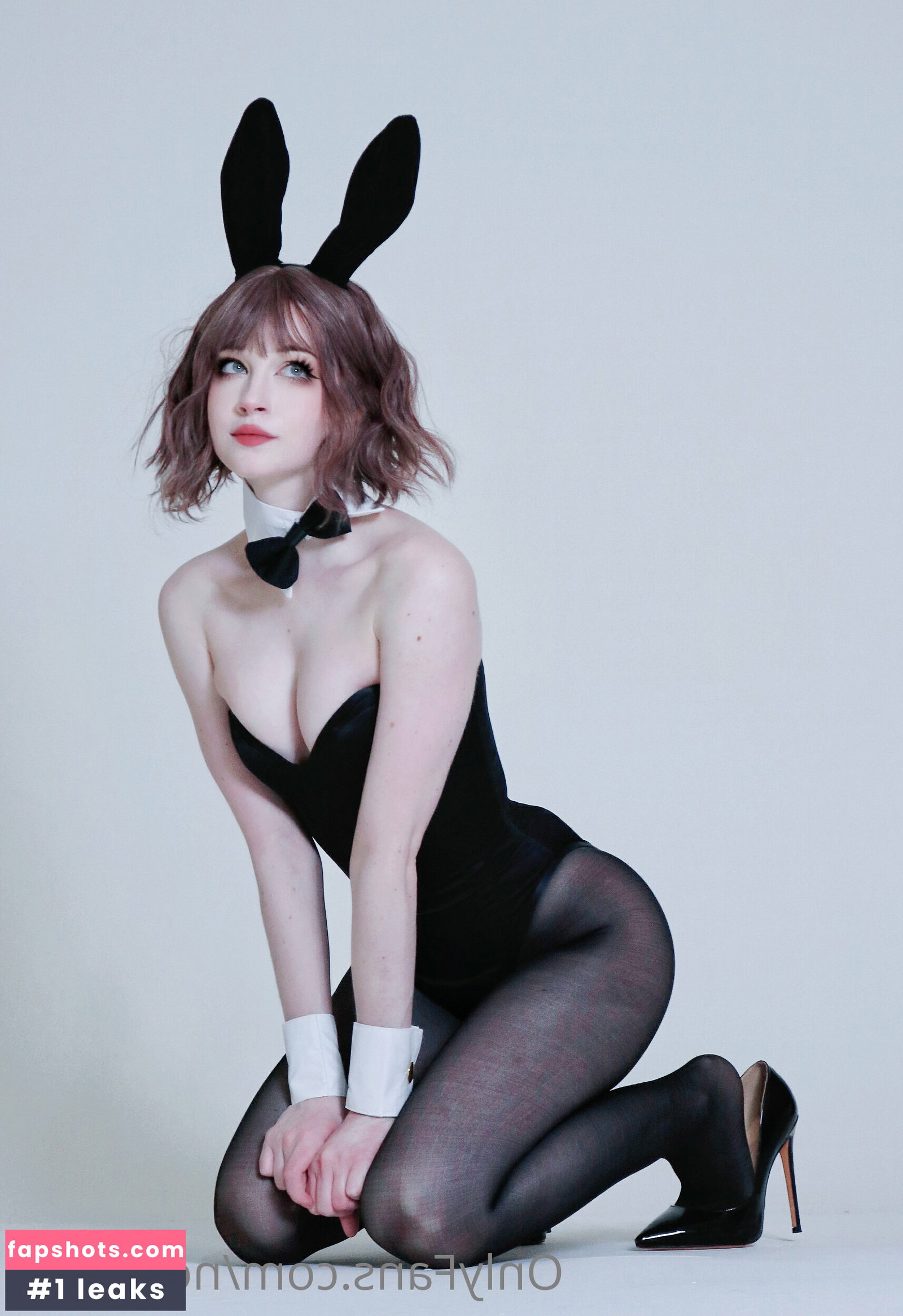 Nora Fawn gallery photo #2564