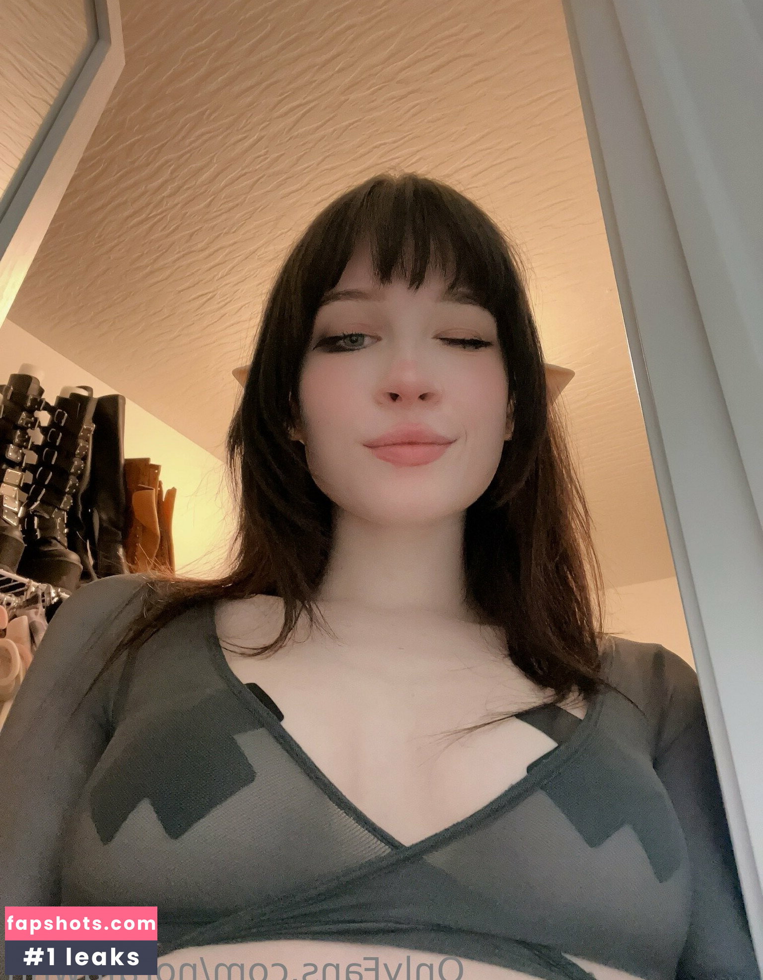 Nora Fawn gallery photo #635