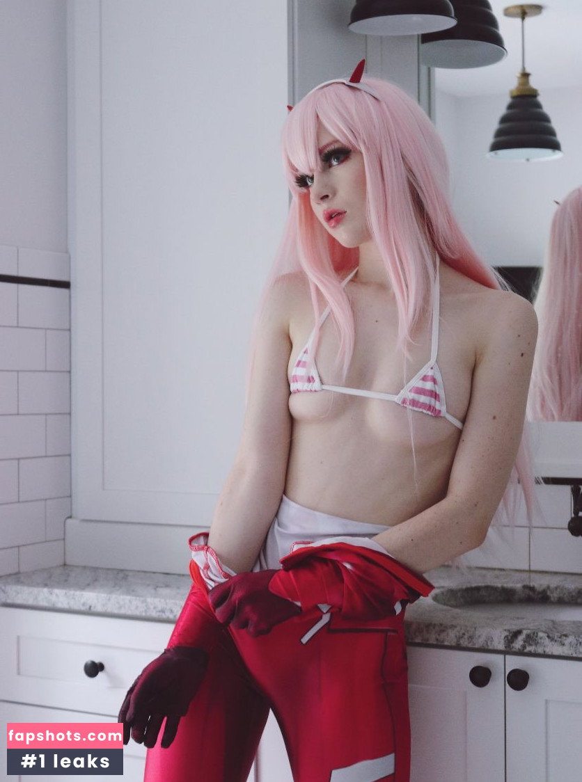Nora Fawn gallery photo #530