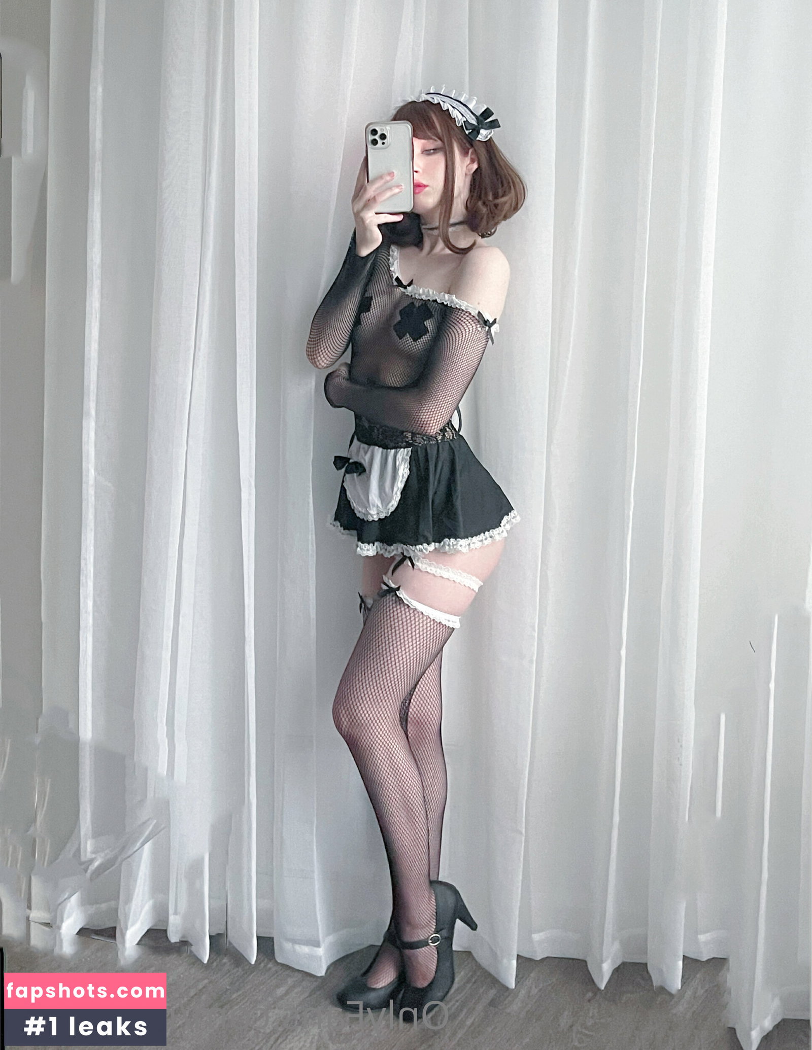 Nora Fawn gallery photo #3167