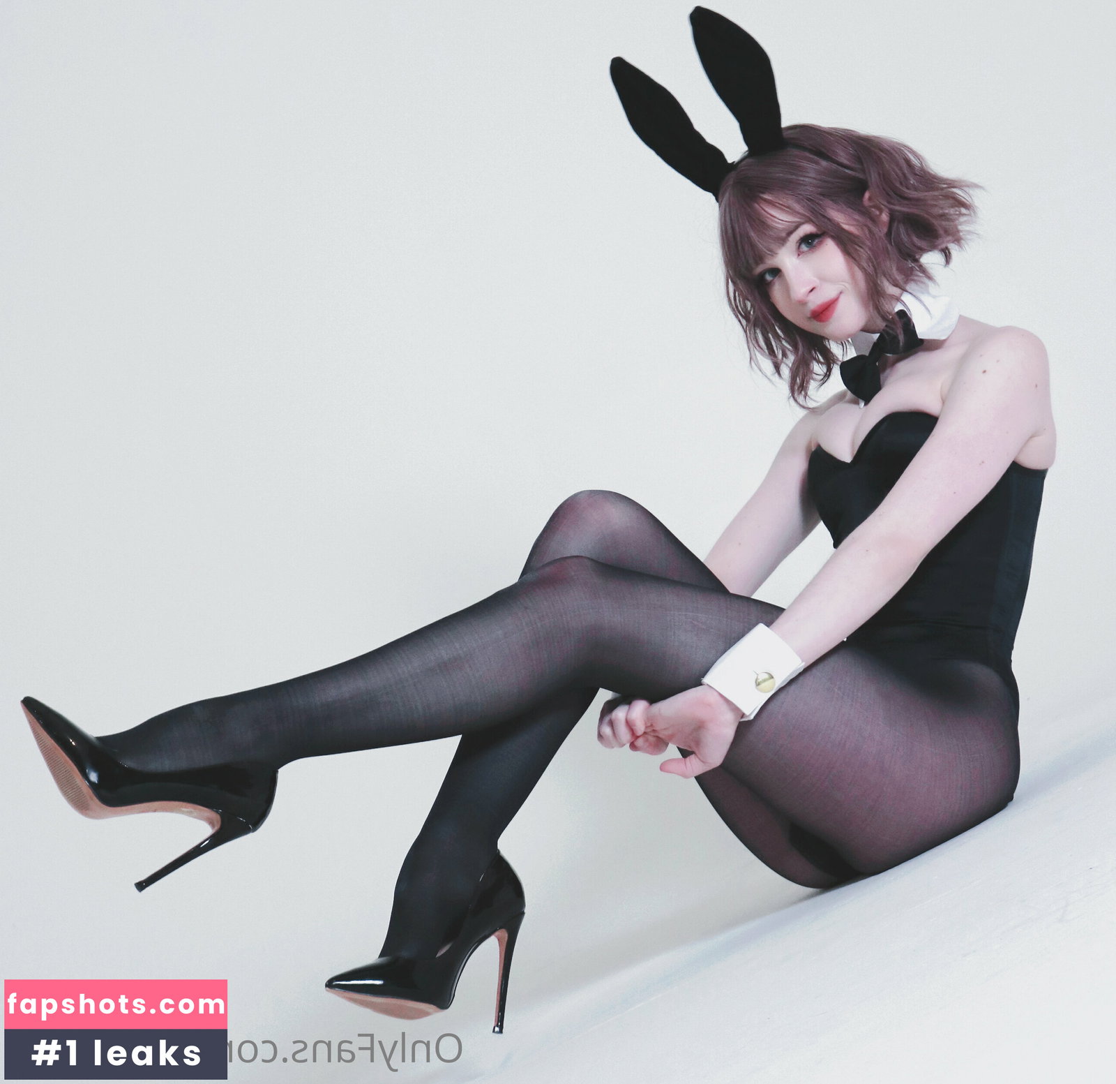 Nora Fawn gallery photo #1667