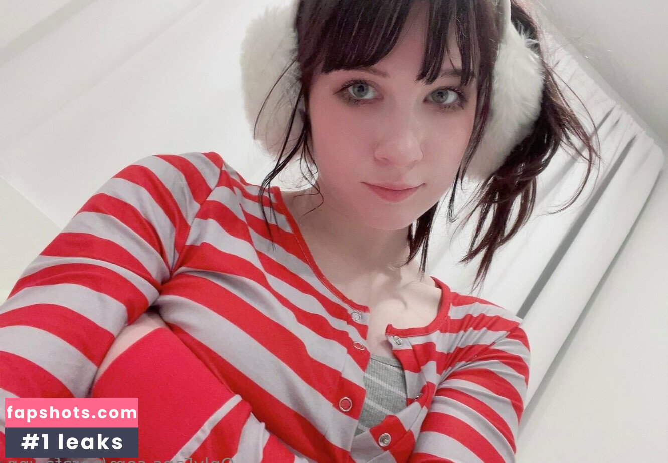 Nora Fawn gallery photo #1993