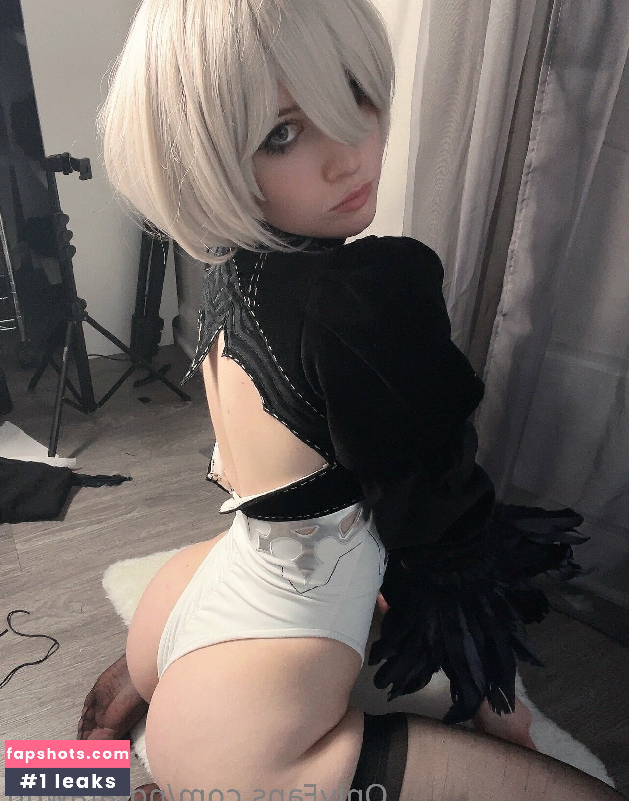 Nora Fawn gallery photo #2687