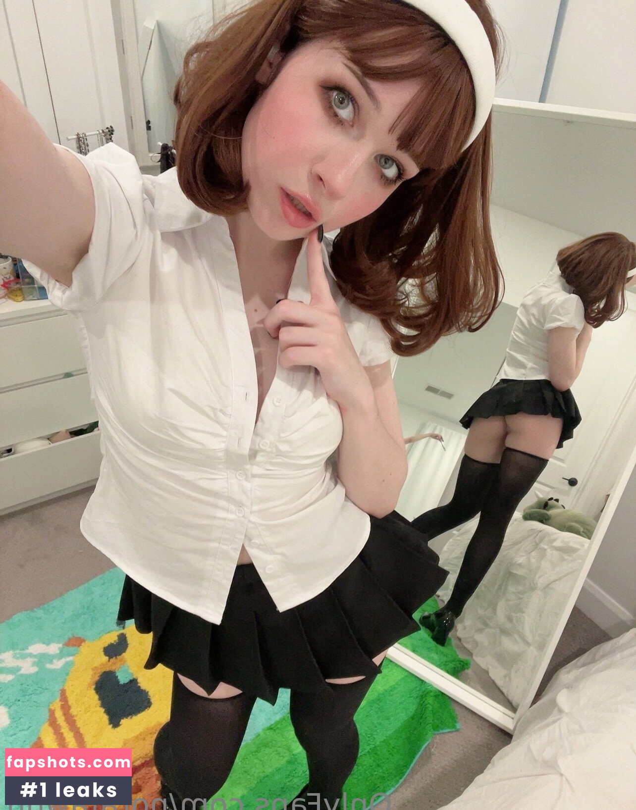 Nora Fawn gallery photo #3366
