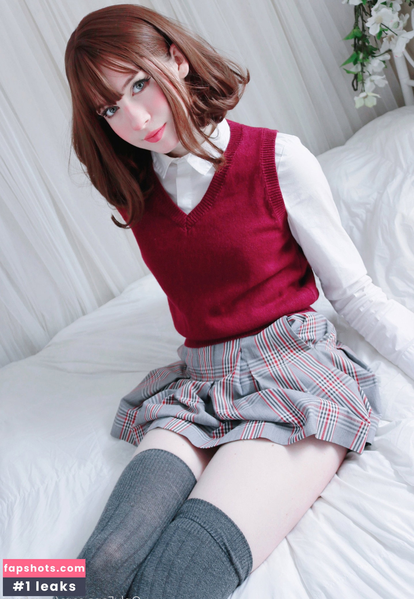 Nora Fawn gallery photo #973