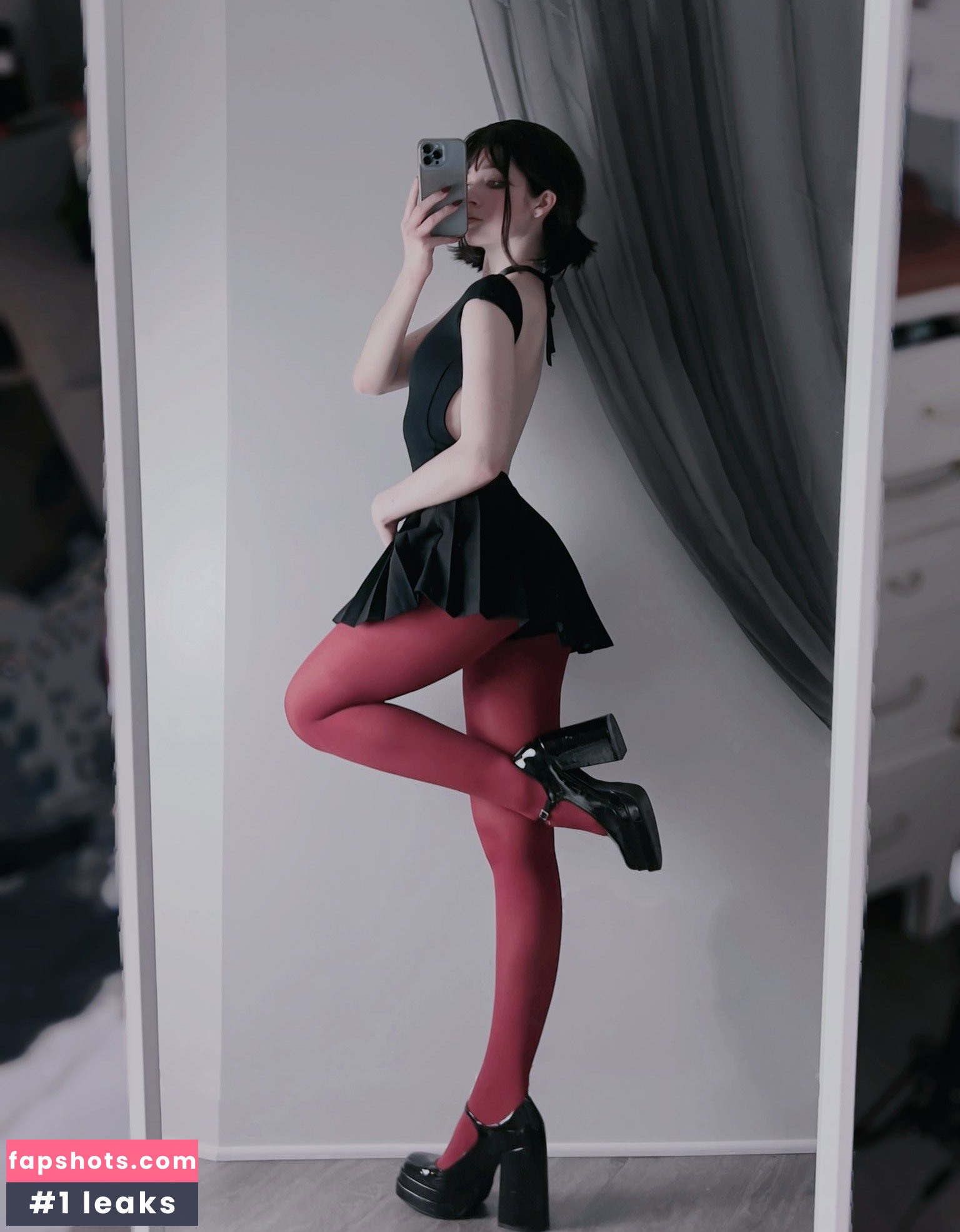 Nora Fawn gallery photo #573