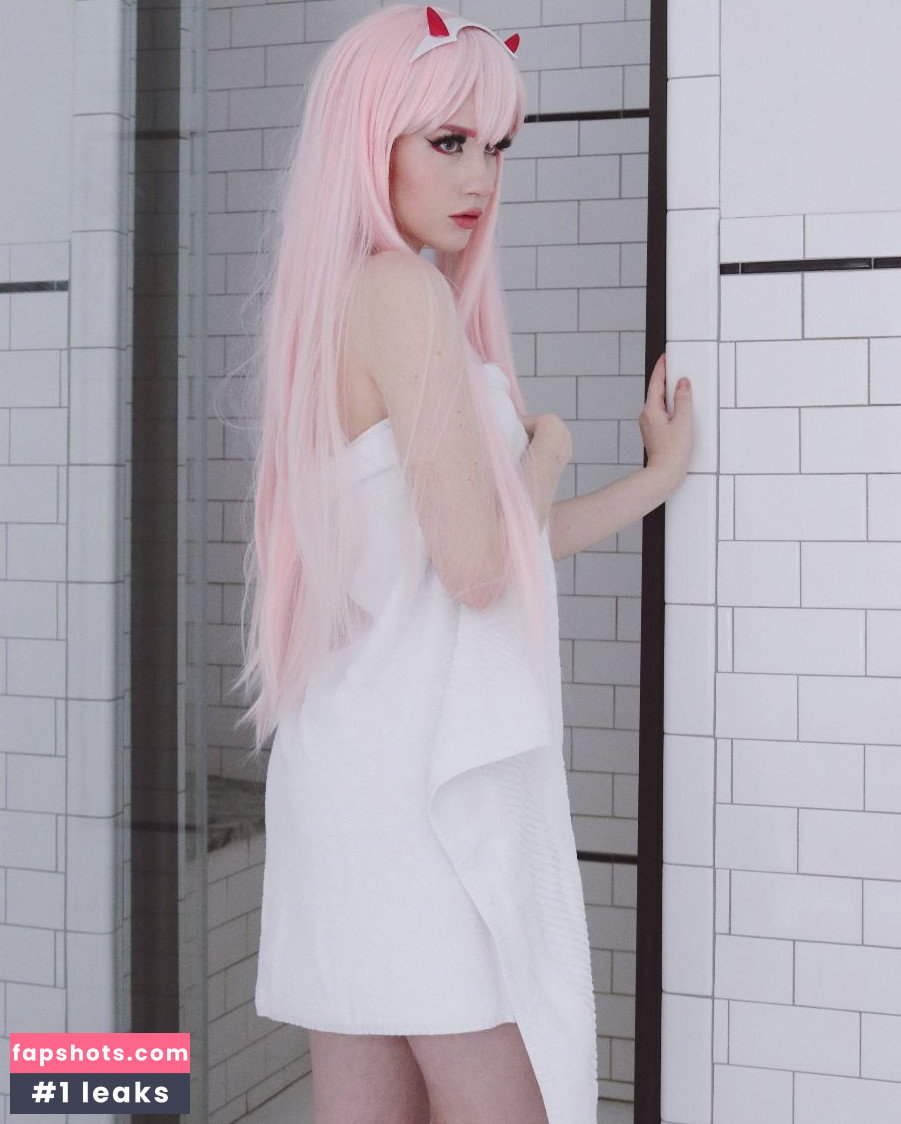 Nora Fawn gallery photo #2355