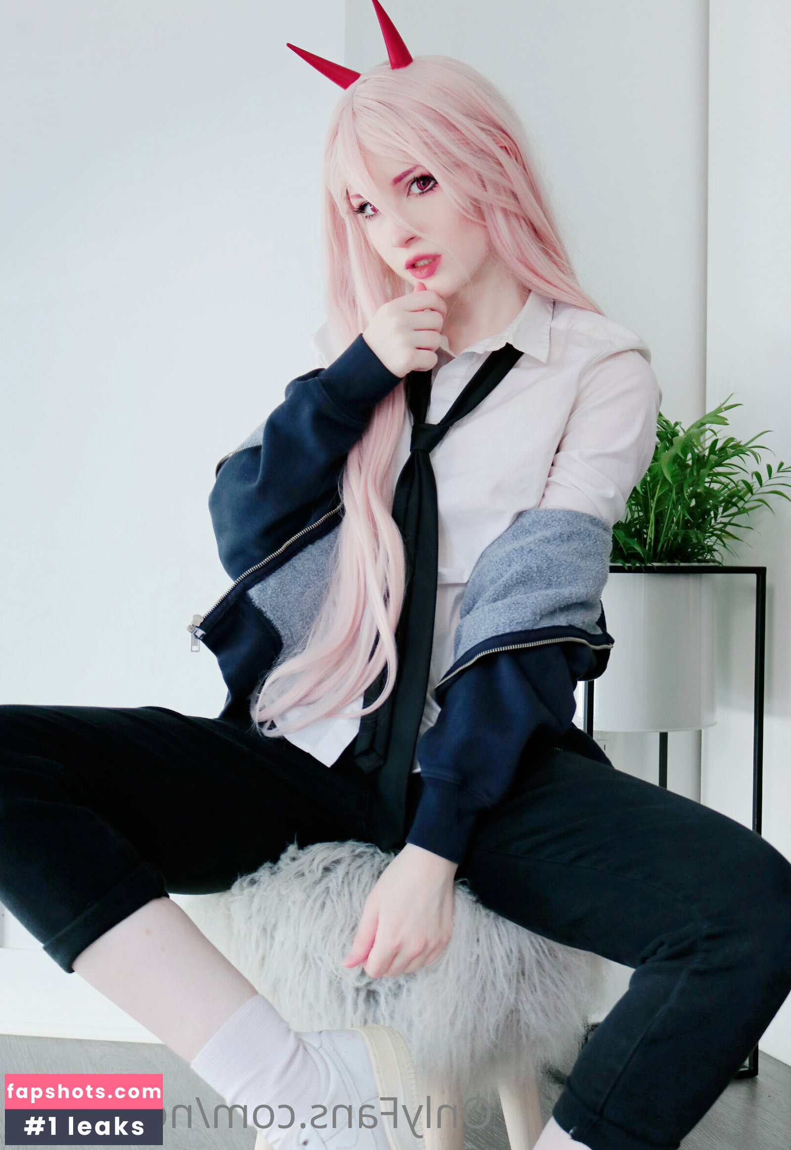 Nora Fawn gallery photo #422