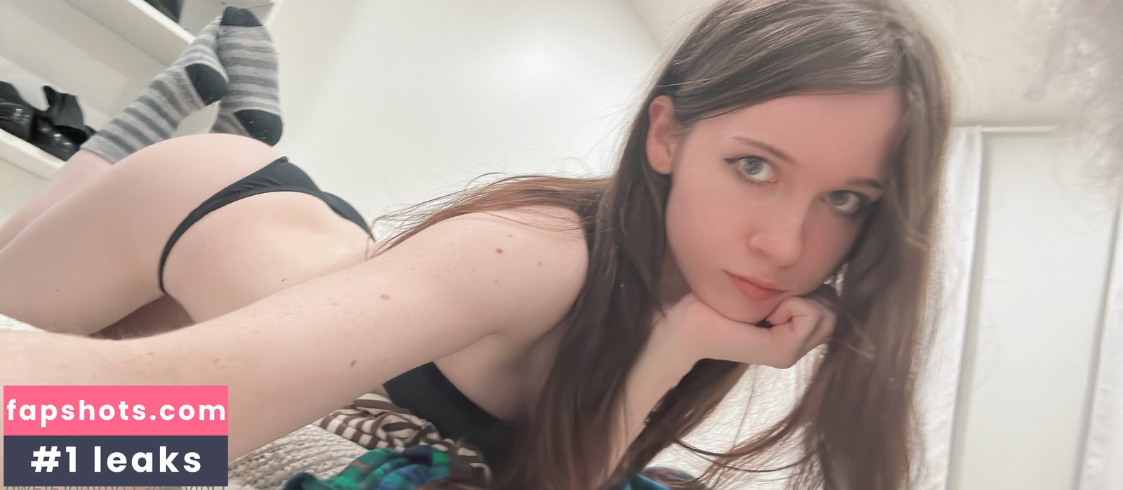Nora Fawn gallery photo #1526