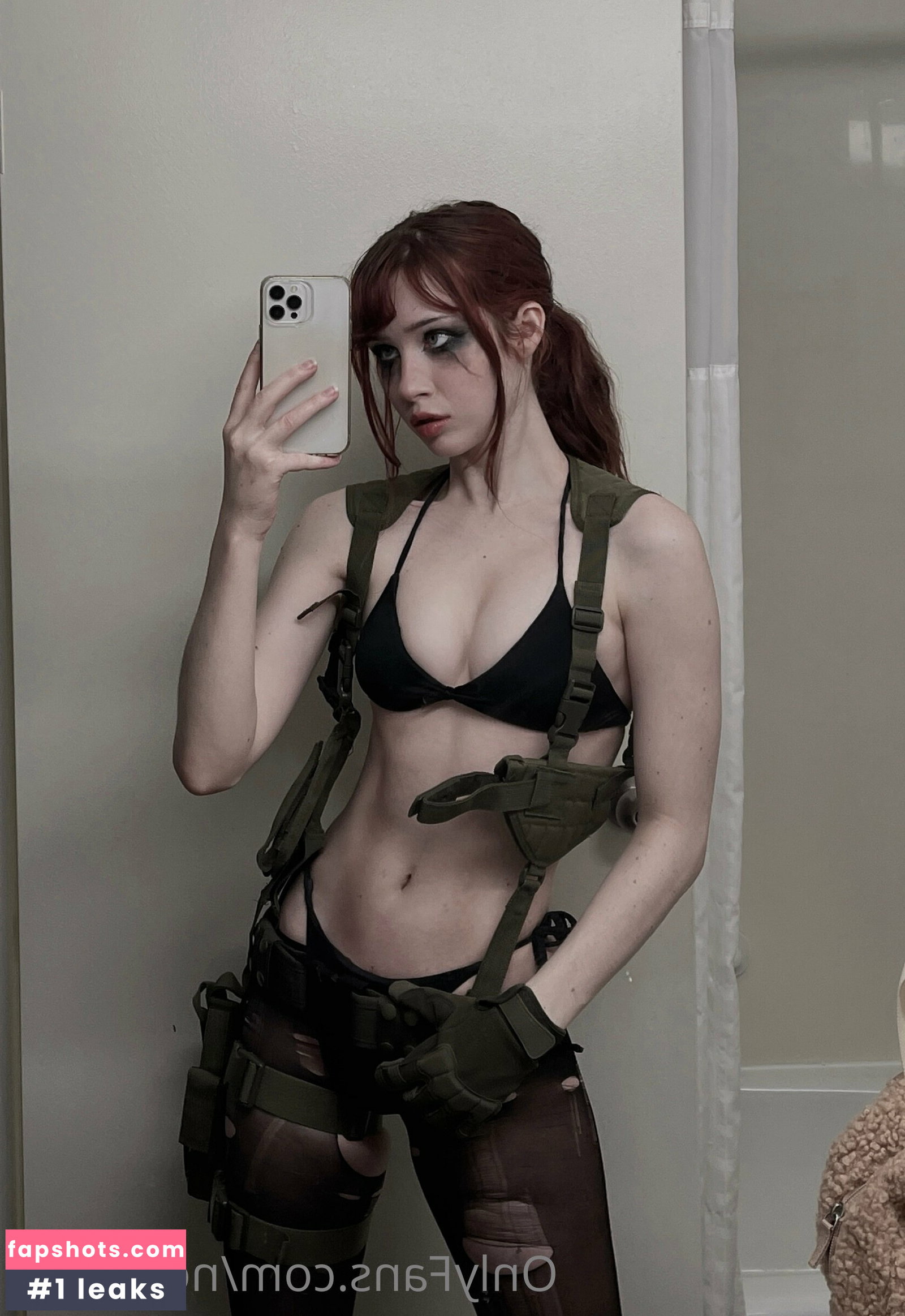 Nora Fawn gallery photo #737