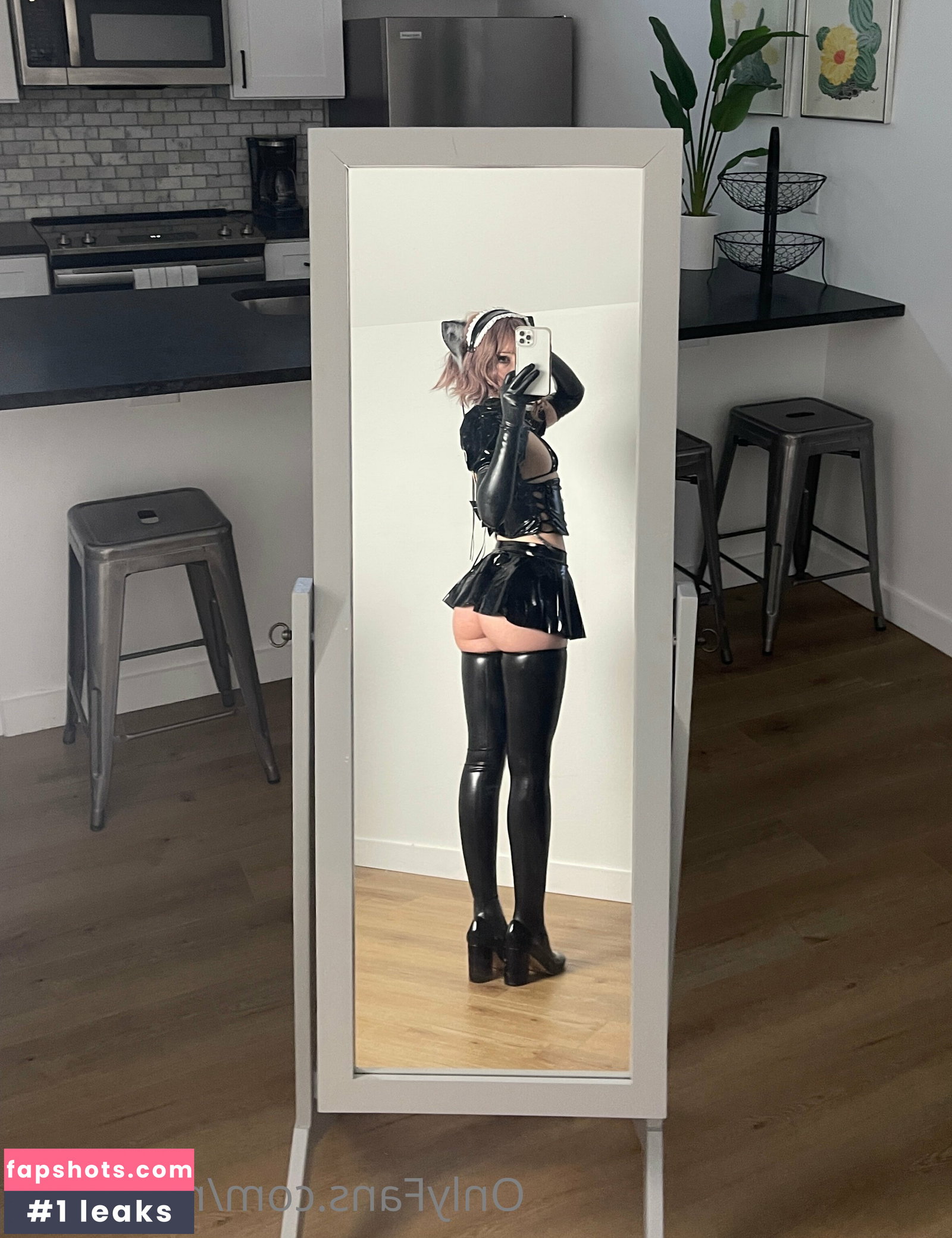 Nora Fawn gallery photo #1450