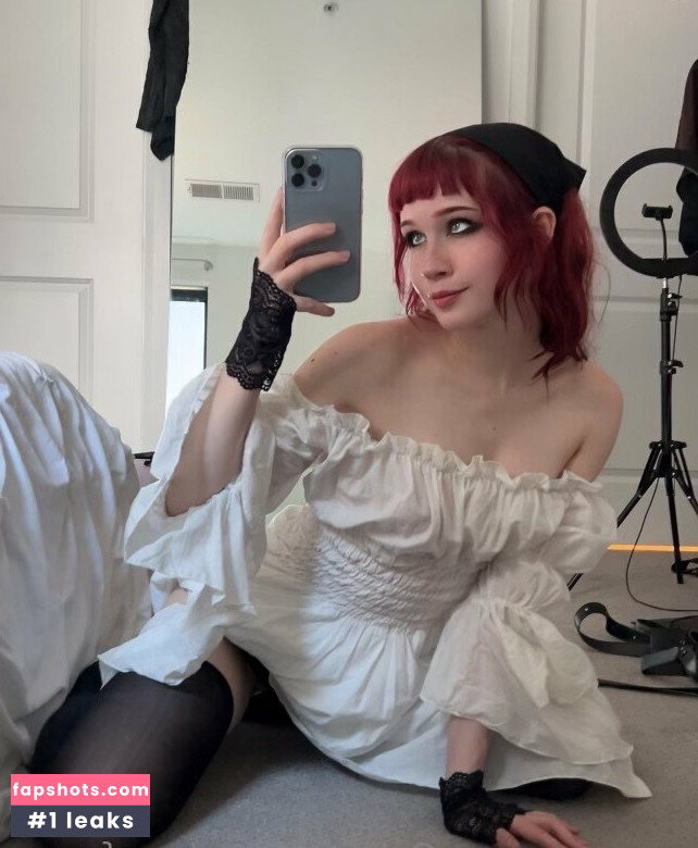 Nora Fawn gallery photo #2499