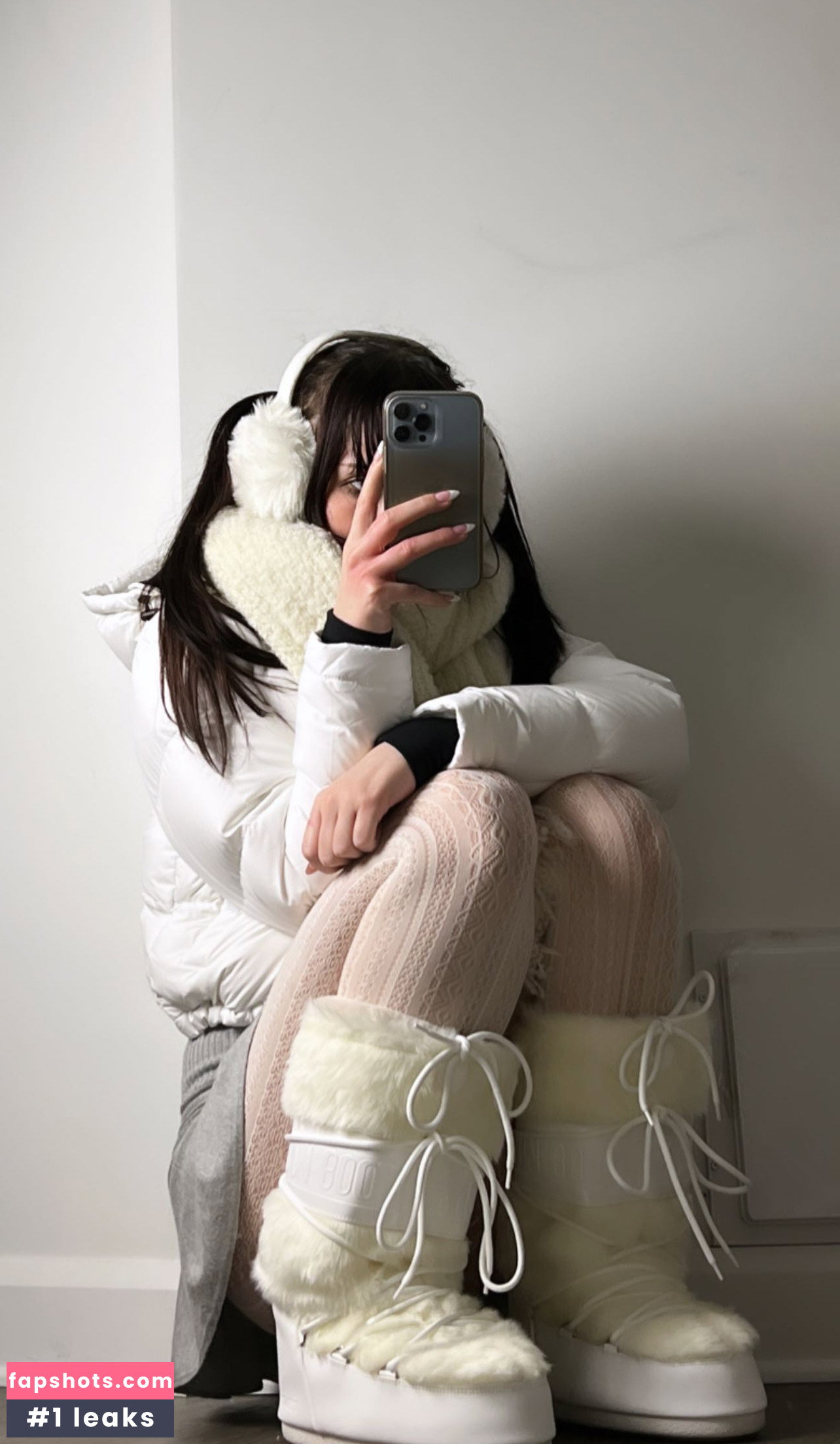 Nora Fawn gallery photo #280