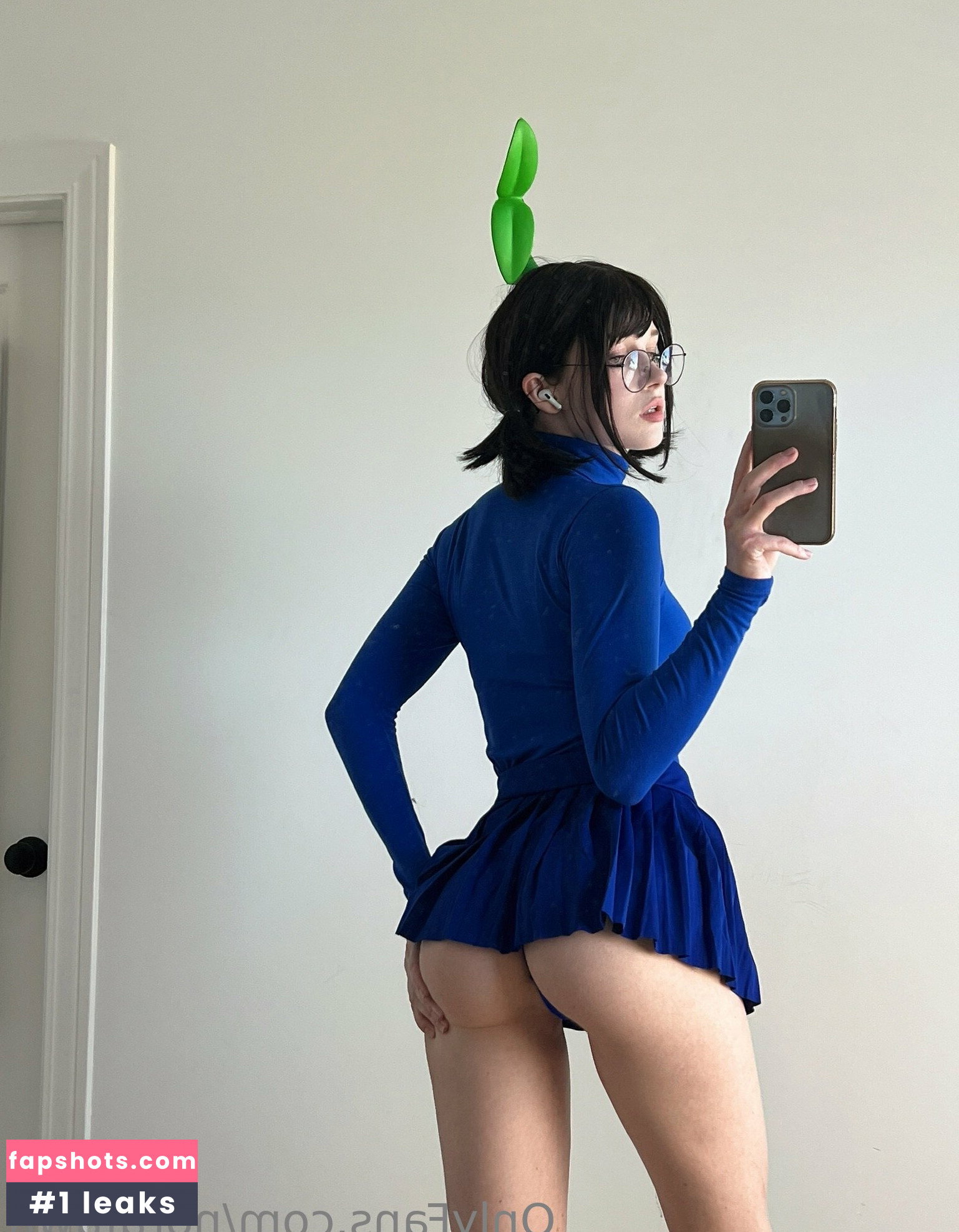 Nora Fawn gallery photo #122